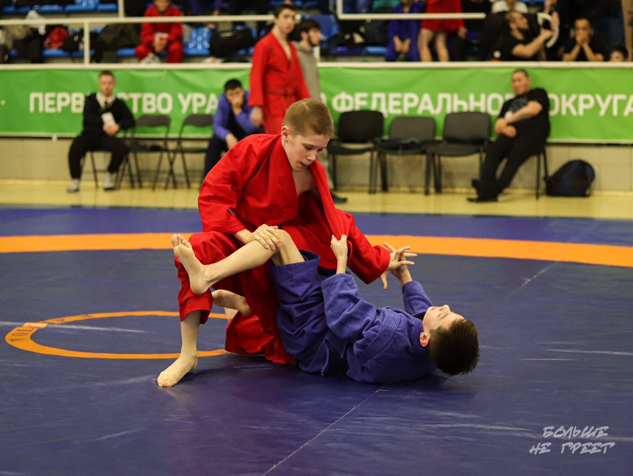 ПЕРВЕНСТВО УРФО ПО СПОРТИВНОЙ БОРЬБЕ ГРЭППЛИНГ И ГРЭППЛИНГ-ГИ. Больше не греет