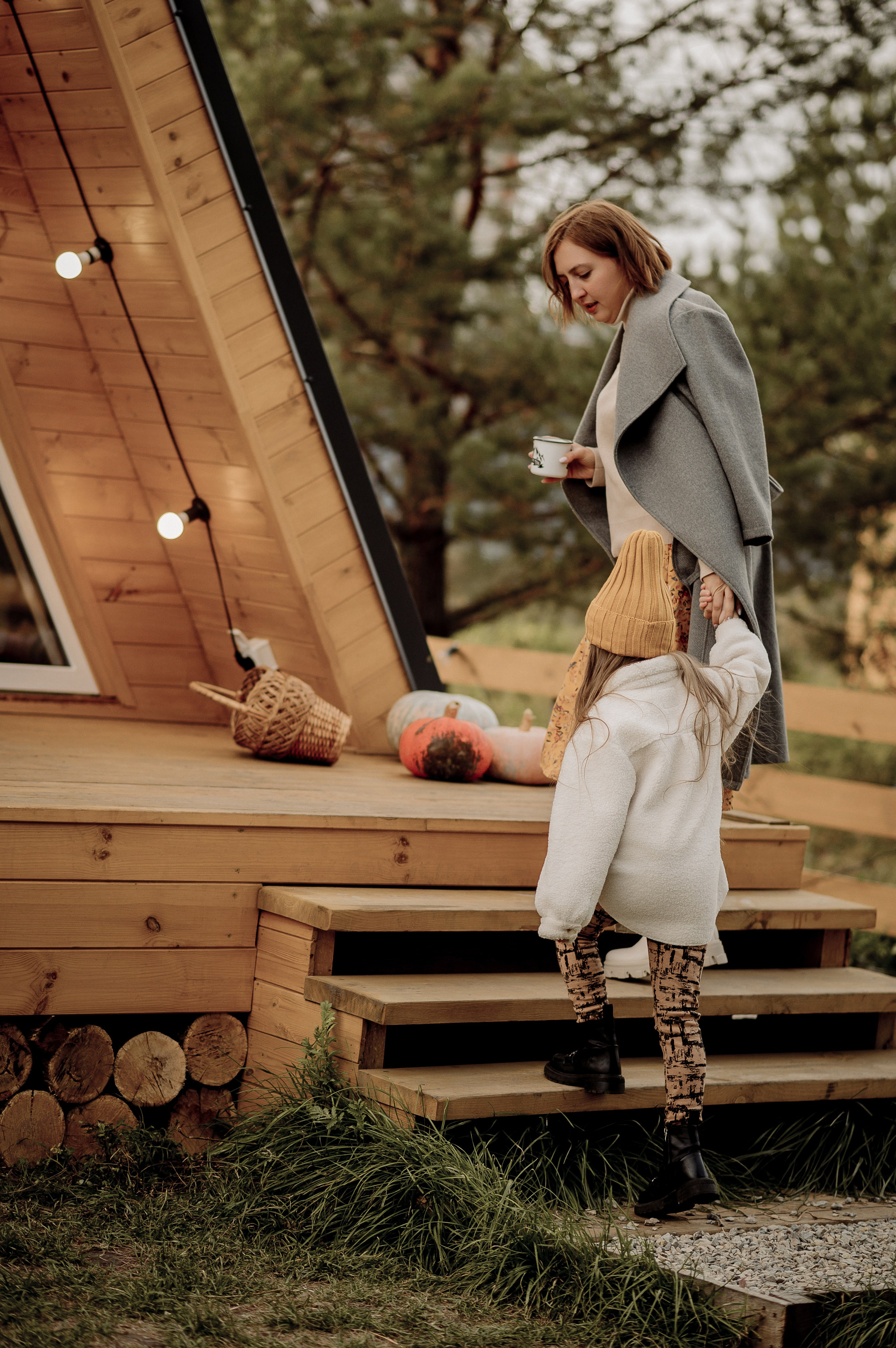 Катя, Дима, Настя и уютный домик. Фотограф Мария Стрелкова