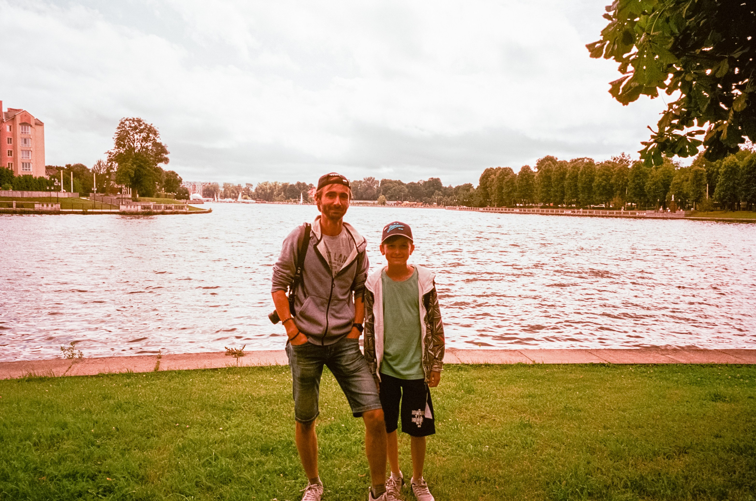 Прогулки по Калининграду. Верхнее озеро и арт-кафе Толстой. Фотограф-документалист Мария Осокина