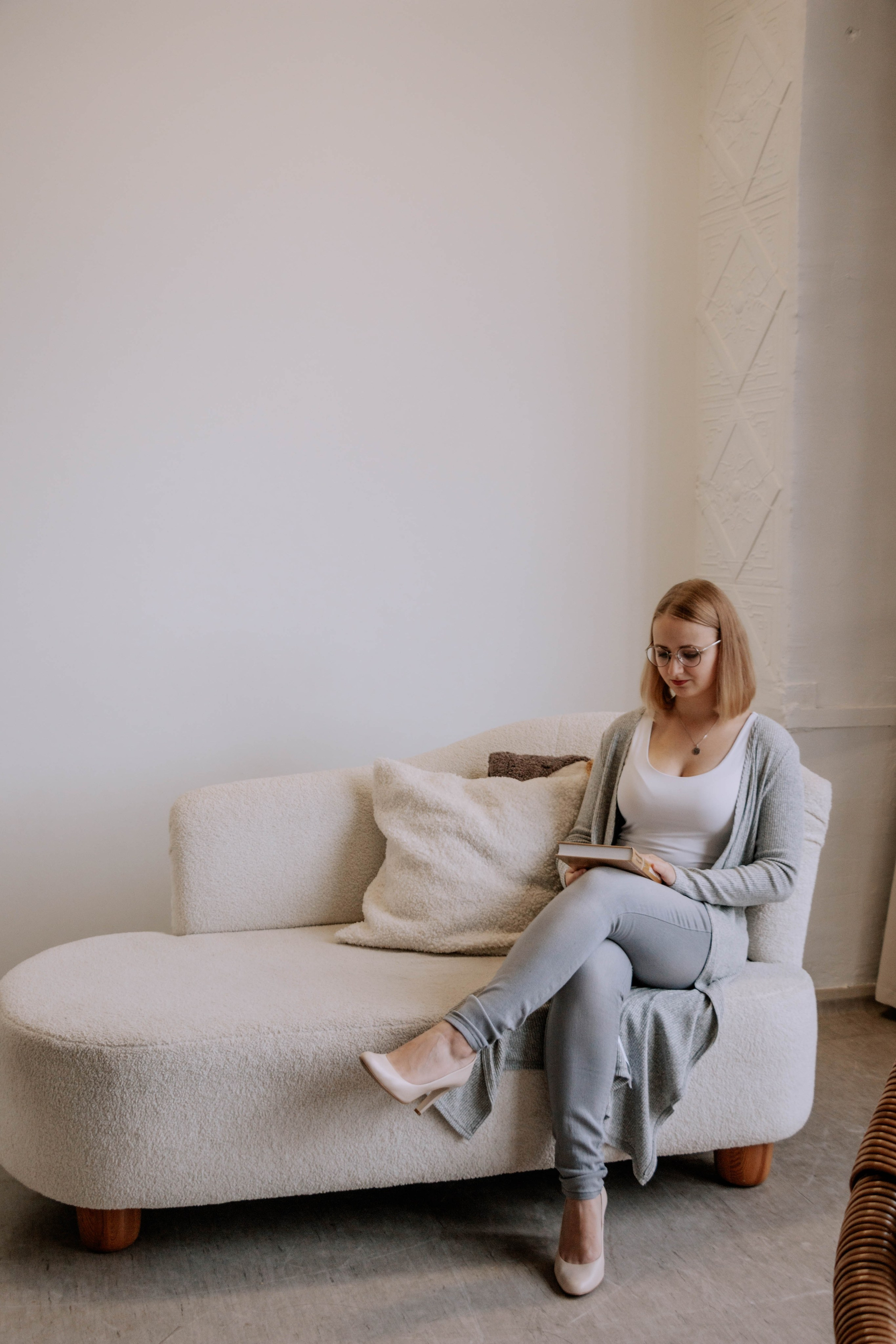 Алиса — Ароматерапевт. Бережно сохраняю ваши чувства и истории на своих фотографиях