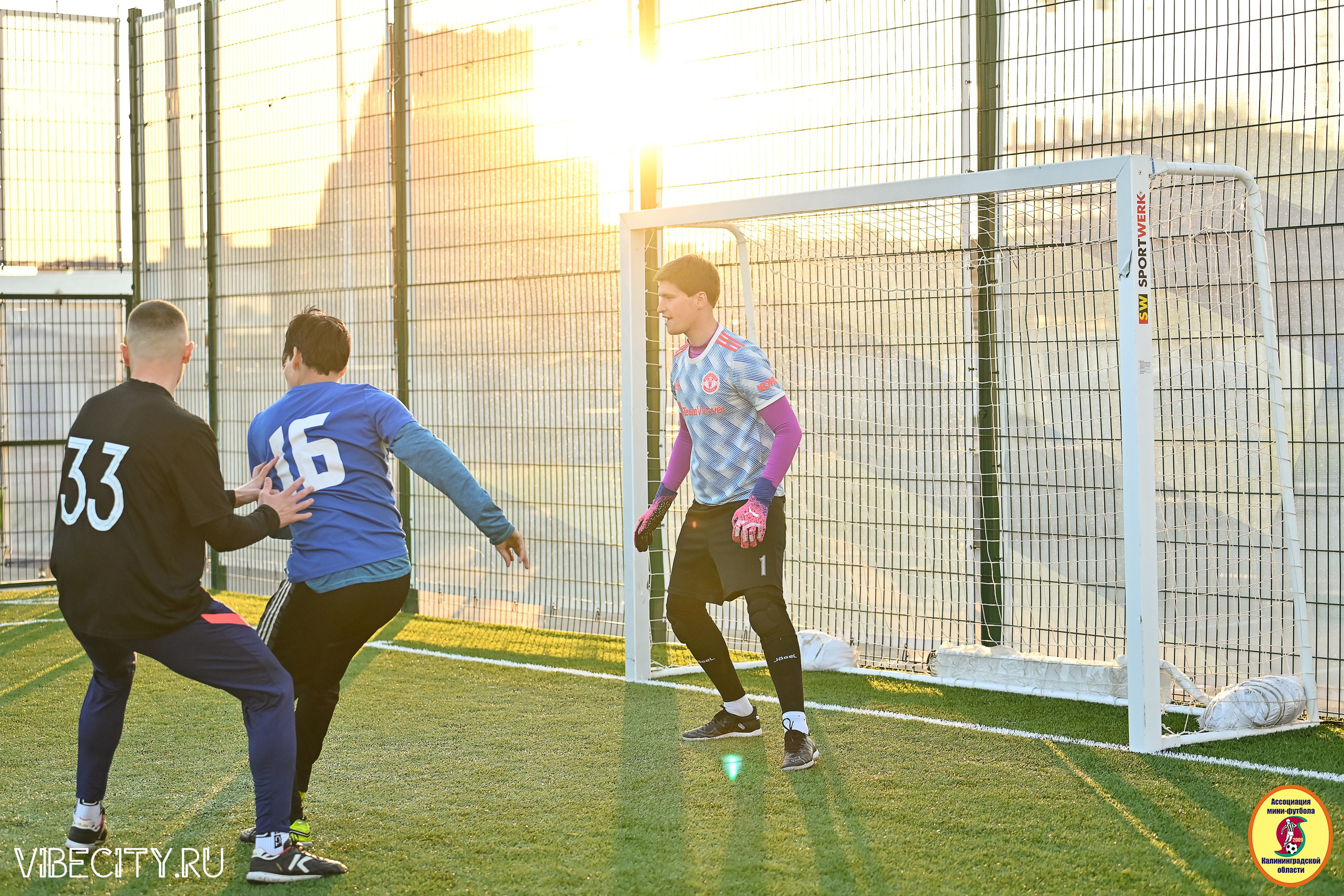 ИГРЫ МИНИ-ФУТБОЛЬНОЙ И КОРПОРАТИВНОЙ ЛИГИ. VIBECITY.RU Вайб Сити Ру Фоторепортажи Фотоотчеты Калининград