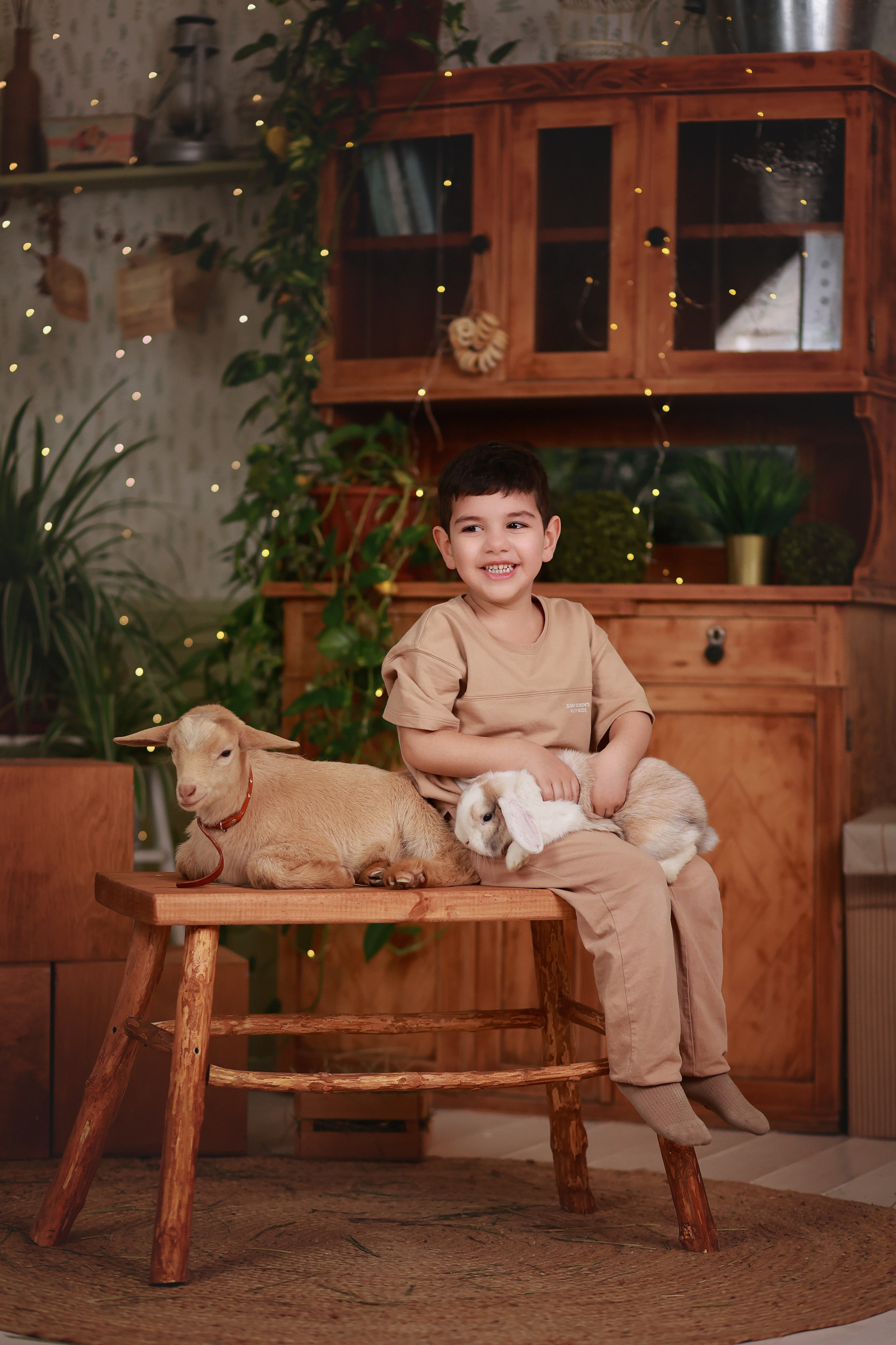 Фотопроект с козочкой и кроликами. Детский семейный фотограф Краснодар