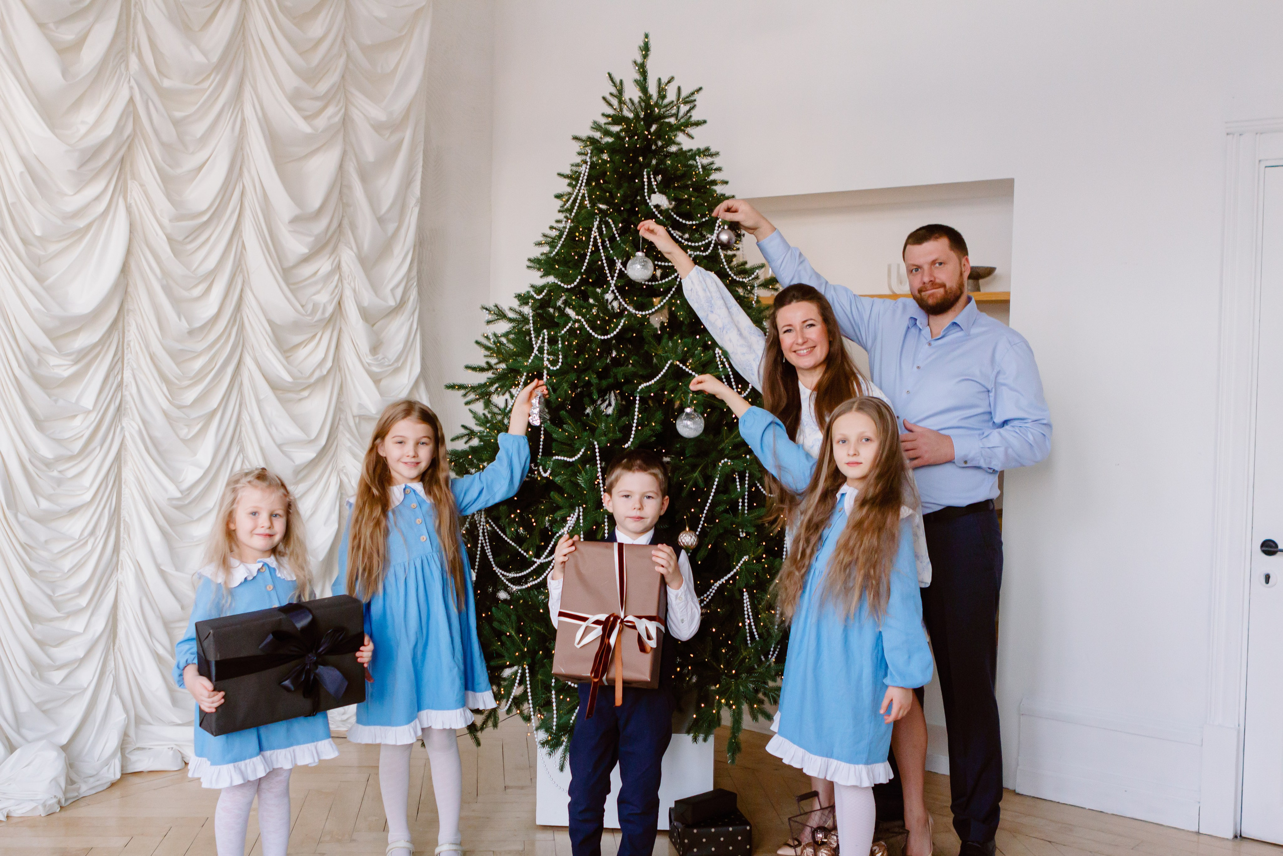 Семейная новогодняя фотосессия в Екатеринбурге. Фотограф в Екатеринбурге Пойгина Елена