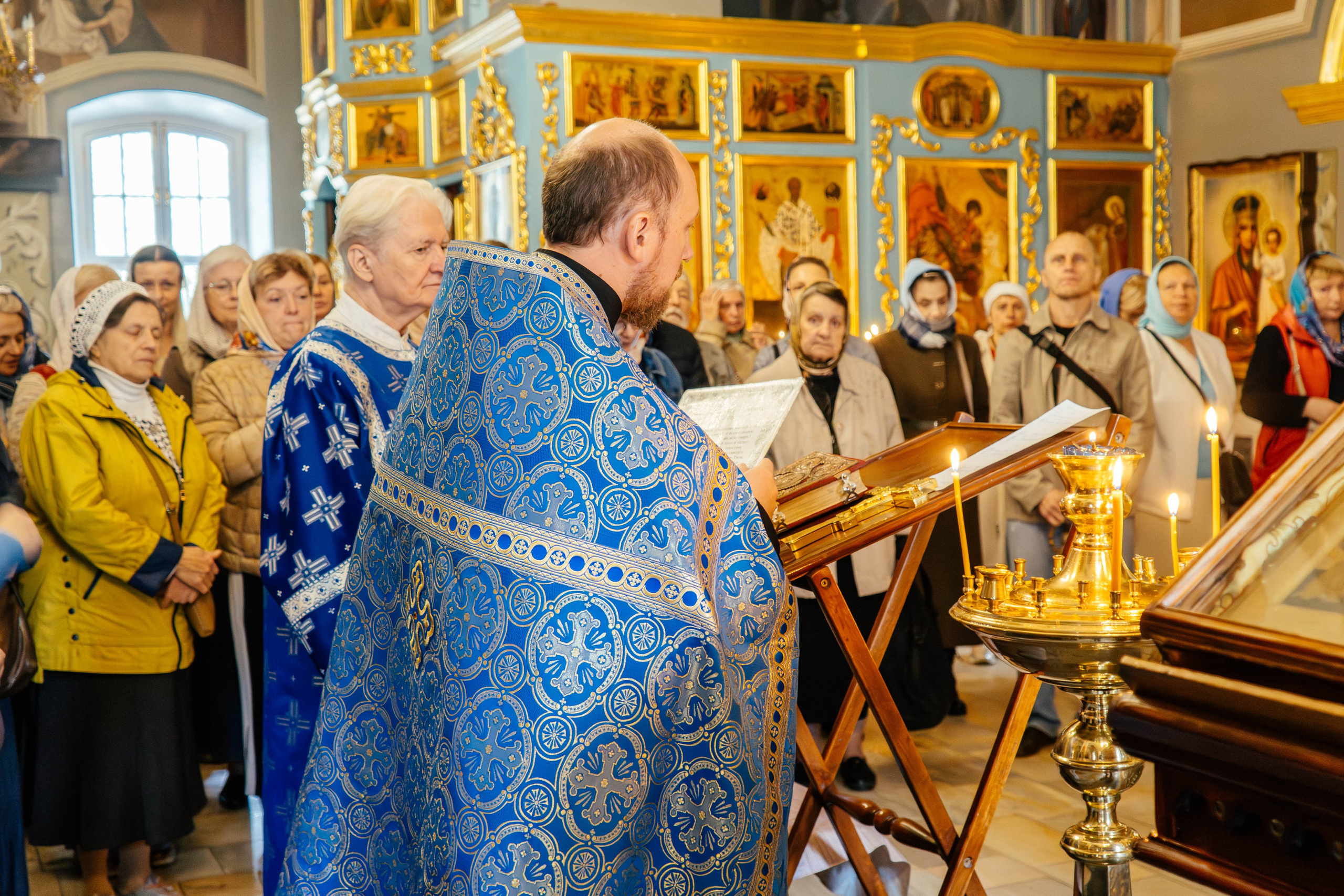 Литургия в храме иконы Божией Матери «Живоносный Источник» в Царицыне. Фотограф Москва Валерия Веденина