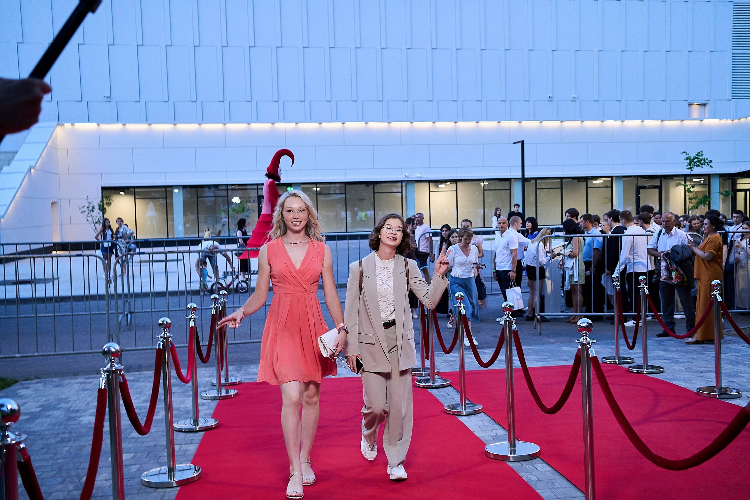 Выпускной 2024 концертный зал Академия ВТБ. Фотограф и Видеограф в Москве. Олег Корушев