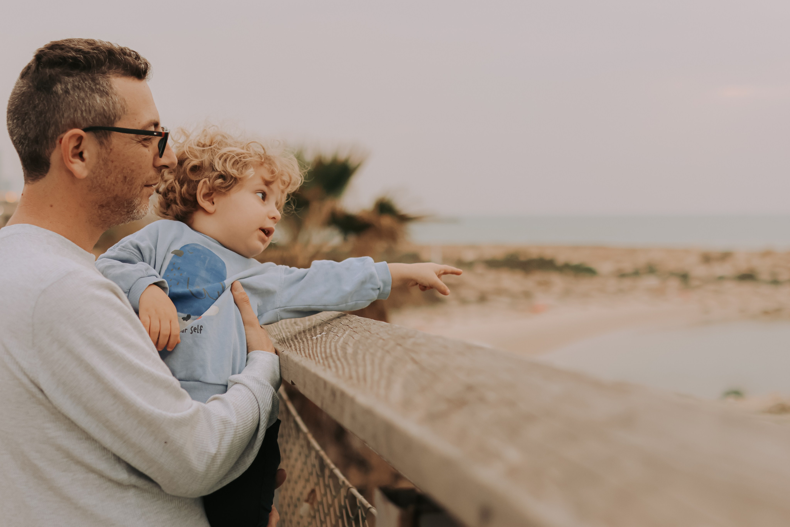 Eithan's family, Tel Aviv | February 2026. Photographer in Israel Alice Milchin