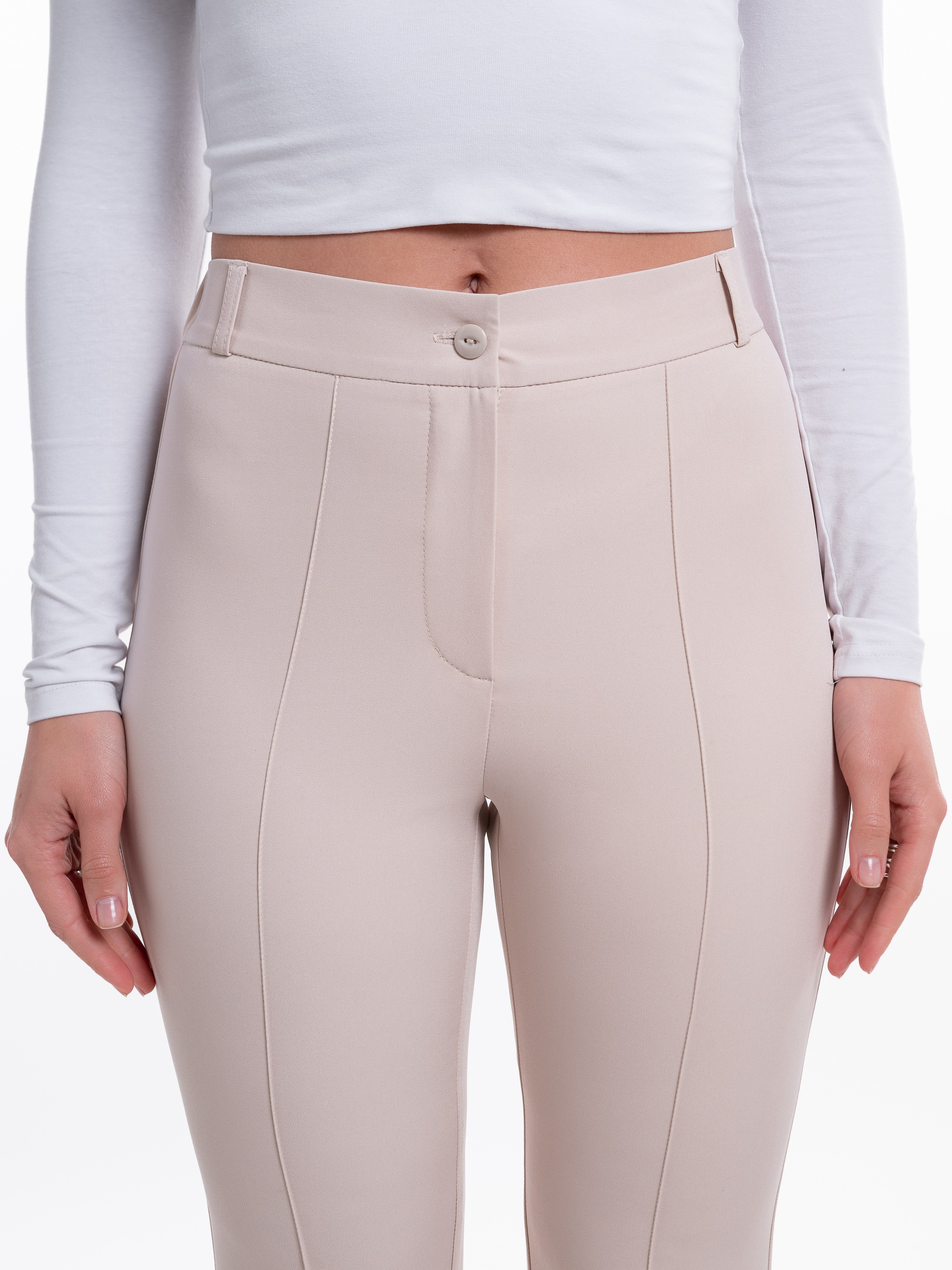 Классические брюки + белый фон+интерьер. Предметный фотограф, фото для маркетплейсов Пятигорск, КМВ