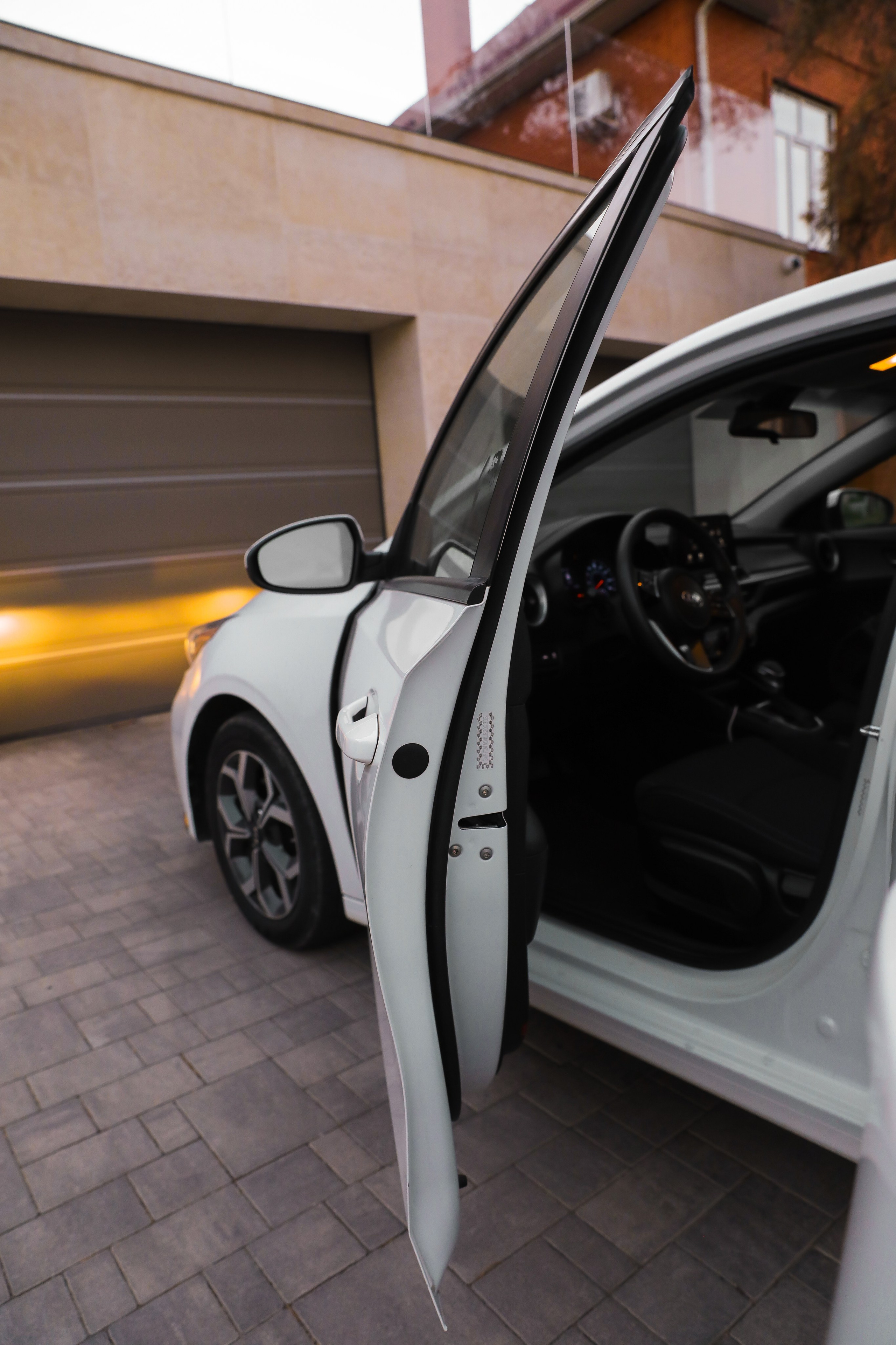 АВТО. Photographer Viktoriya Markushina «My world throug»