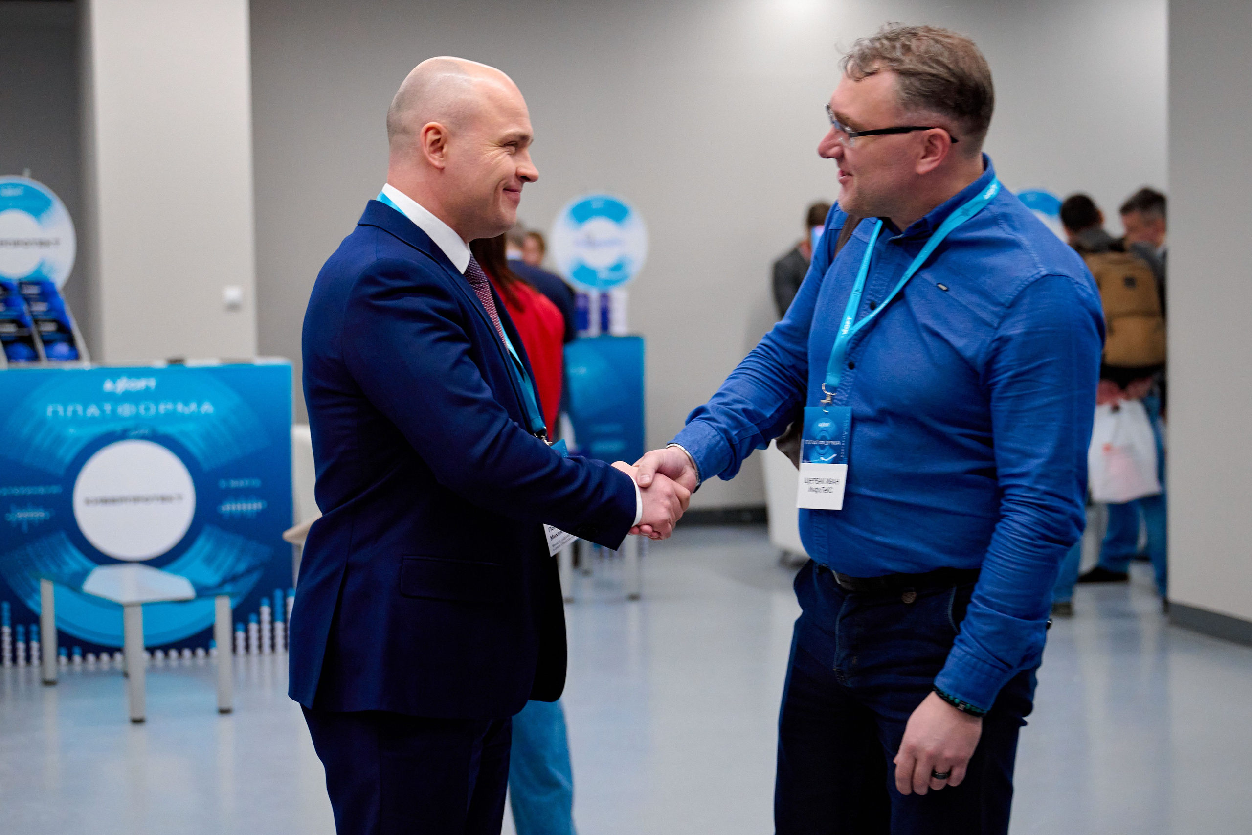 AXOFT. Максим Комаров — Профессиональный фотограф