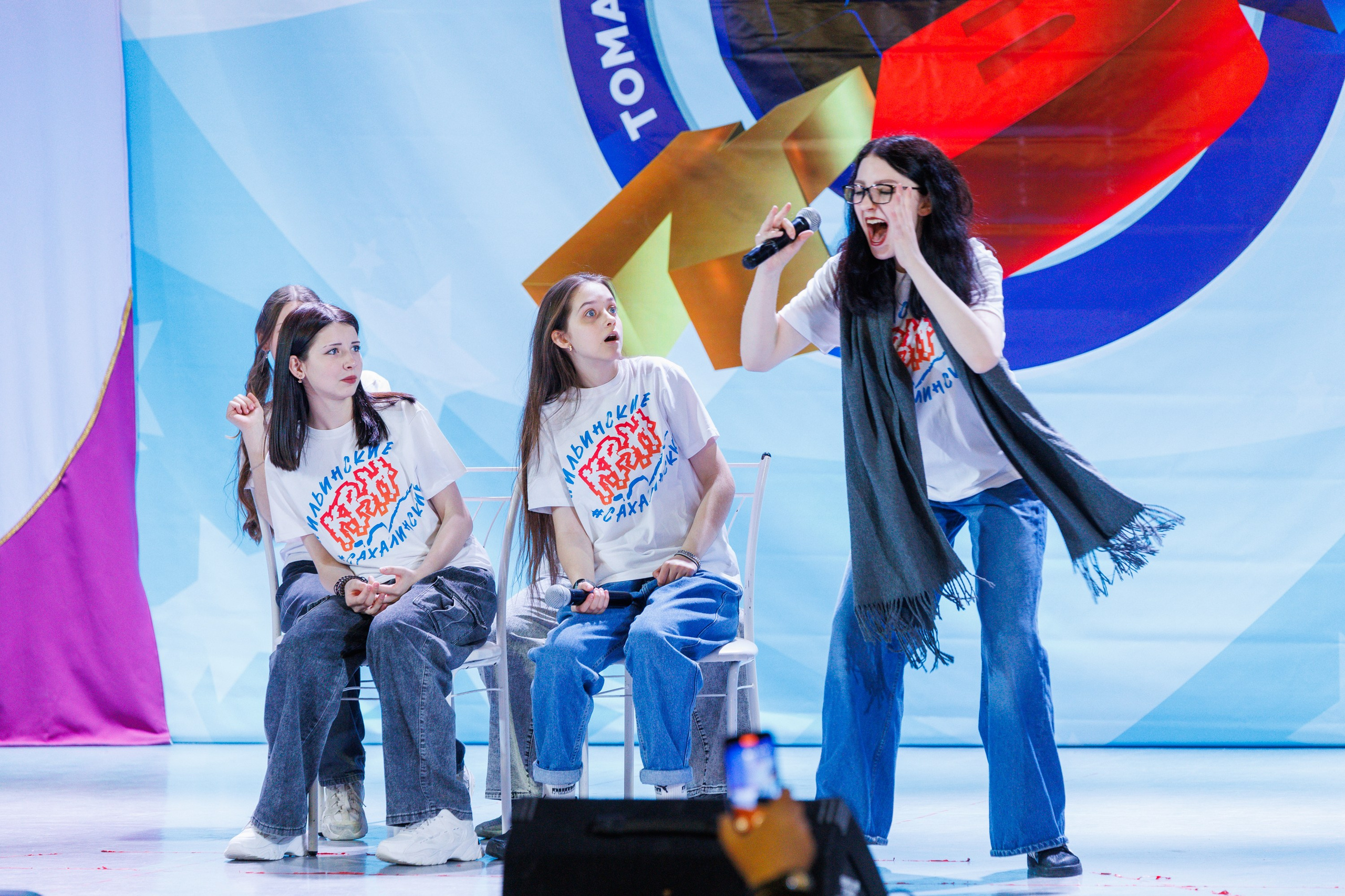 Школьный КВН в Томари. Свадебный, семейный и репортажный фотограф в Южно-Сахалинске Артур Петросян