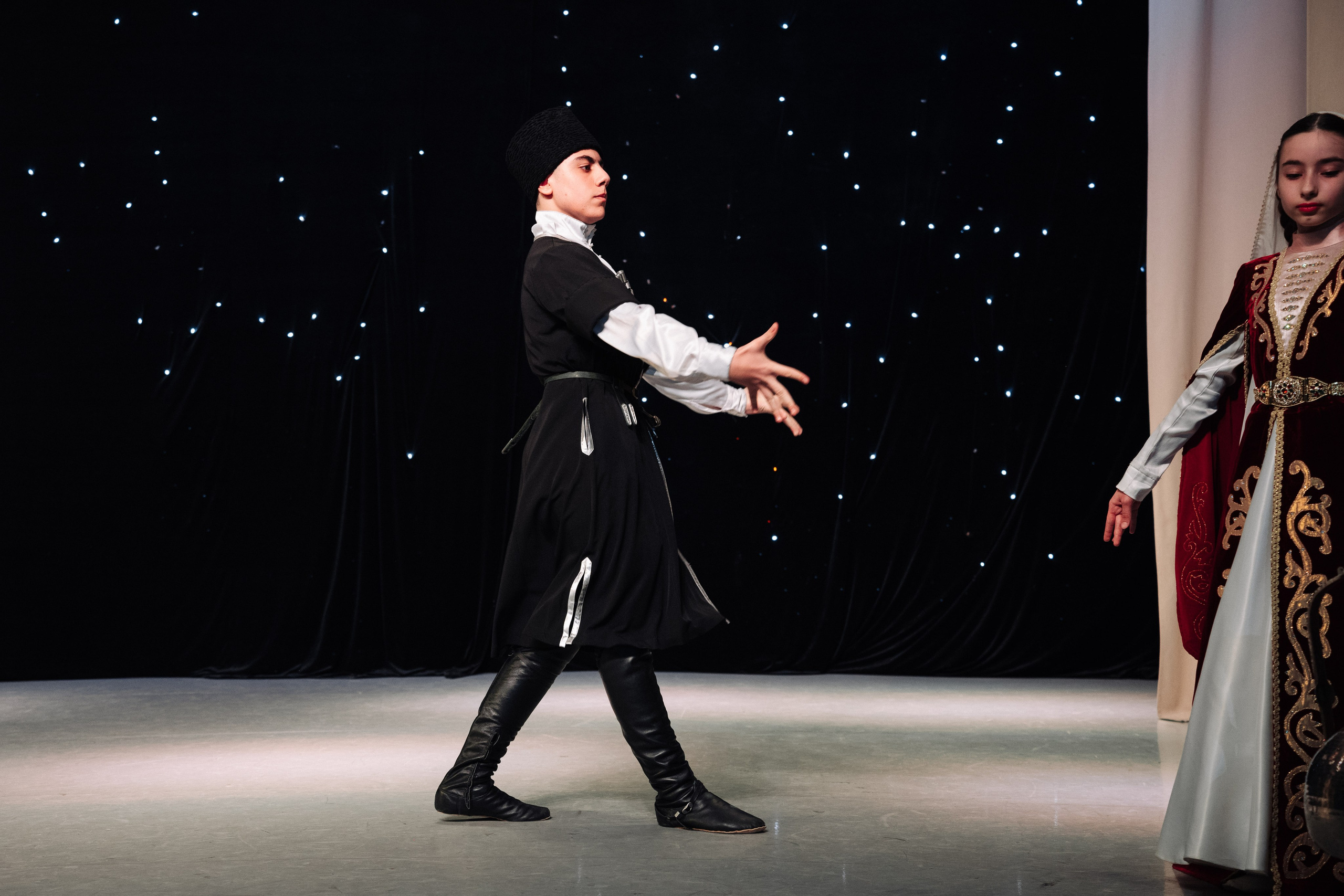 Благотворительный концерт в помощь Артему Сардаряну. Фотограф Артем Севостьянов. Профессиональная фотосъемка в Ногинске, Москве, Московской области и за границей