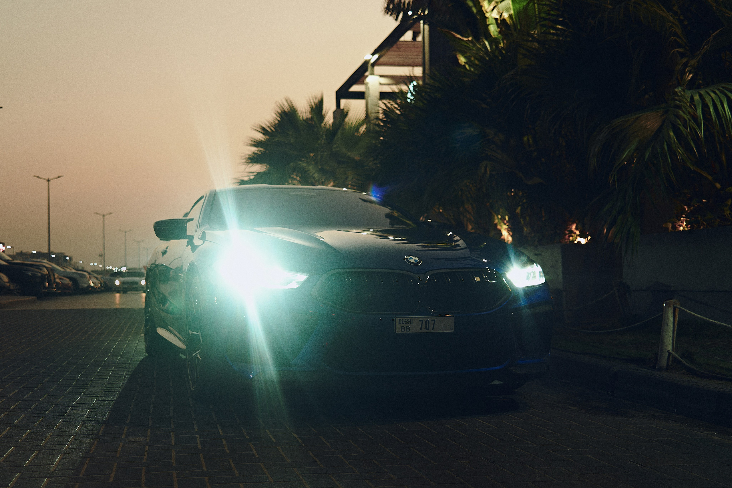 BMW M8. NOIZOMAX Художественный фотограф в Дубай