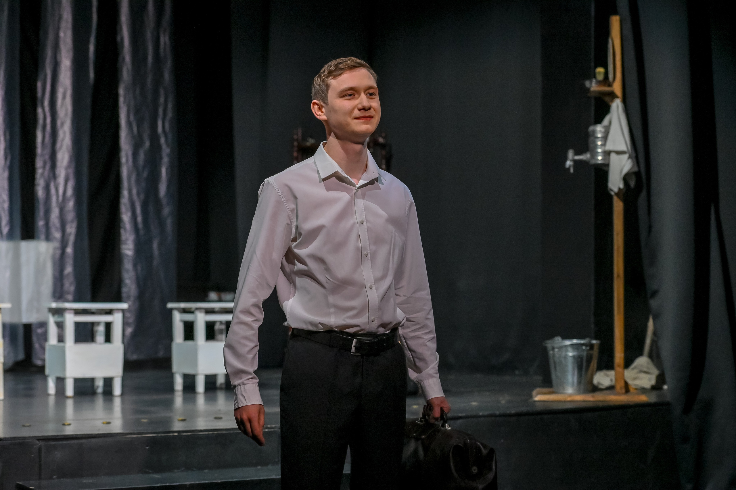 «Записки юного врача» в Театре Артиста 01.03.2024. Репортажный профессиональный фотограф-любитель