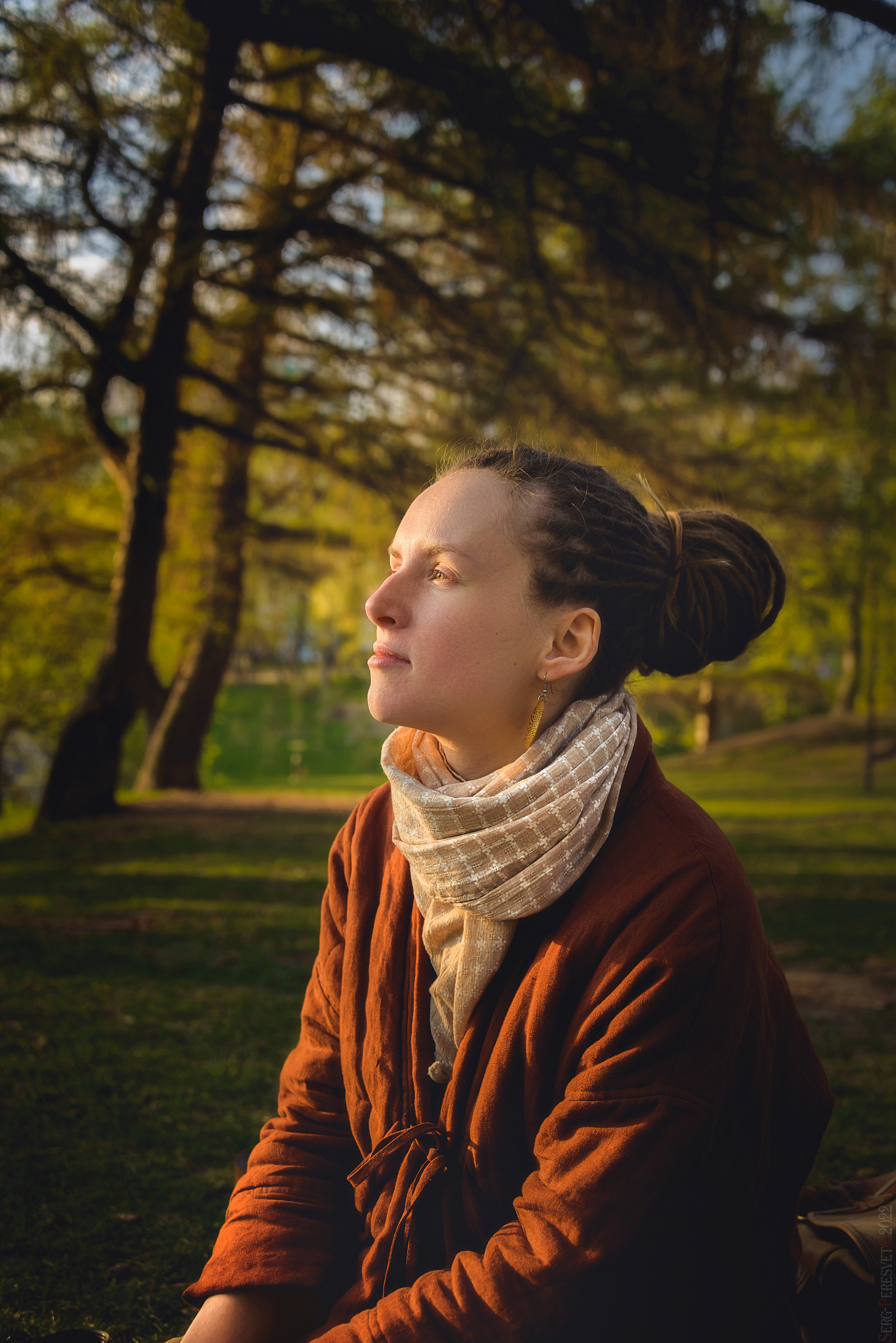 Фотосессия для девушек на природе в Москве - фотограф Сергей Пересвет. Ваш фотограф на праздник в Москве, Раменском, Жуковском, Люберцах