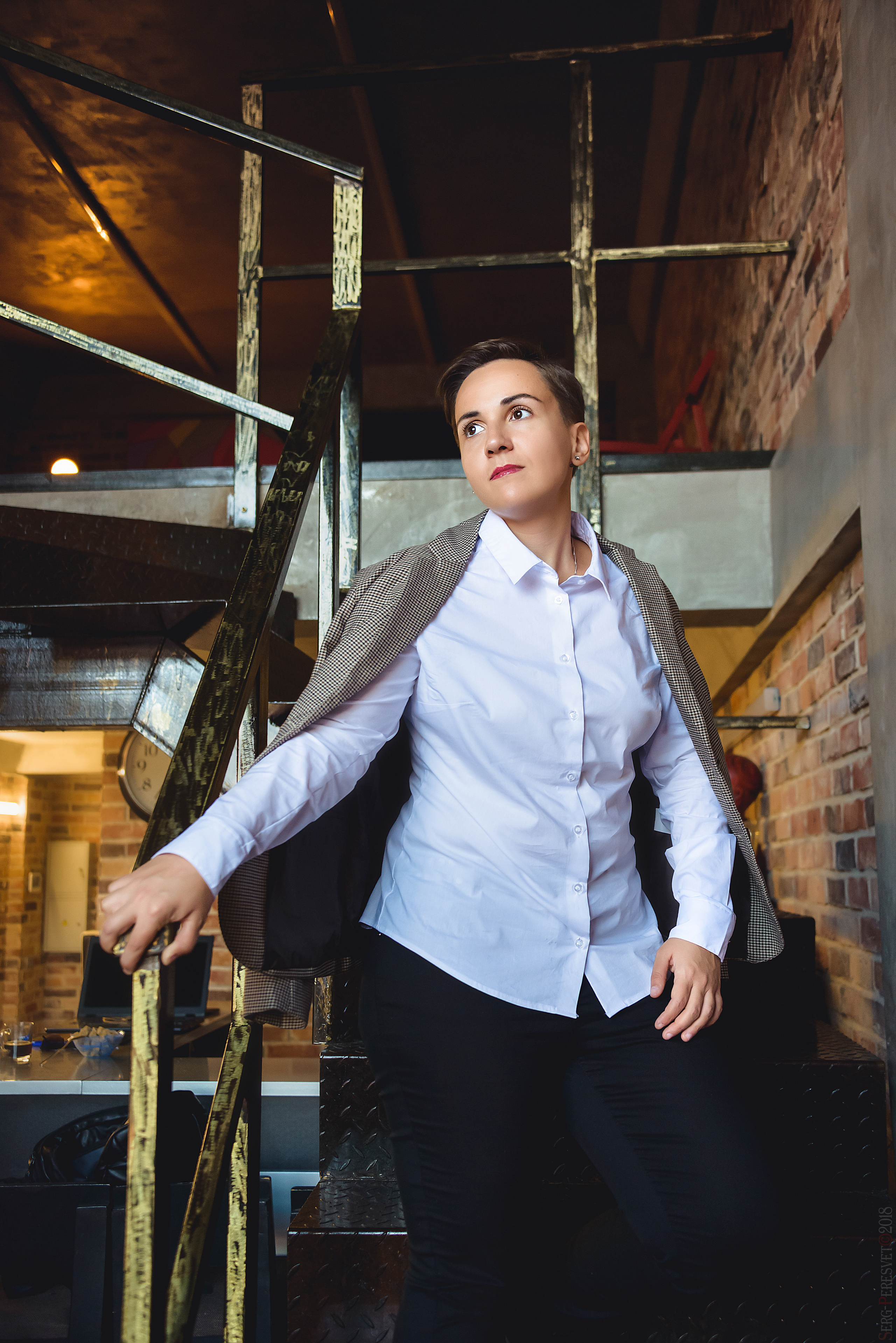 Фотосессия в студии для девушек в Москве - фотограф Сергей Пересвет. Ваш фотограф на праздник в Москве, Раменском, Жуковском, Люберцах