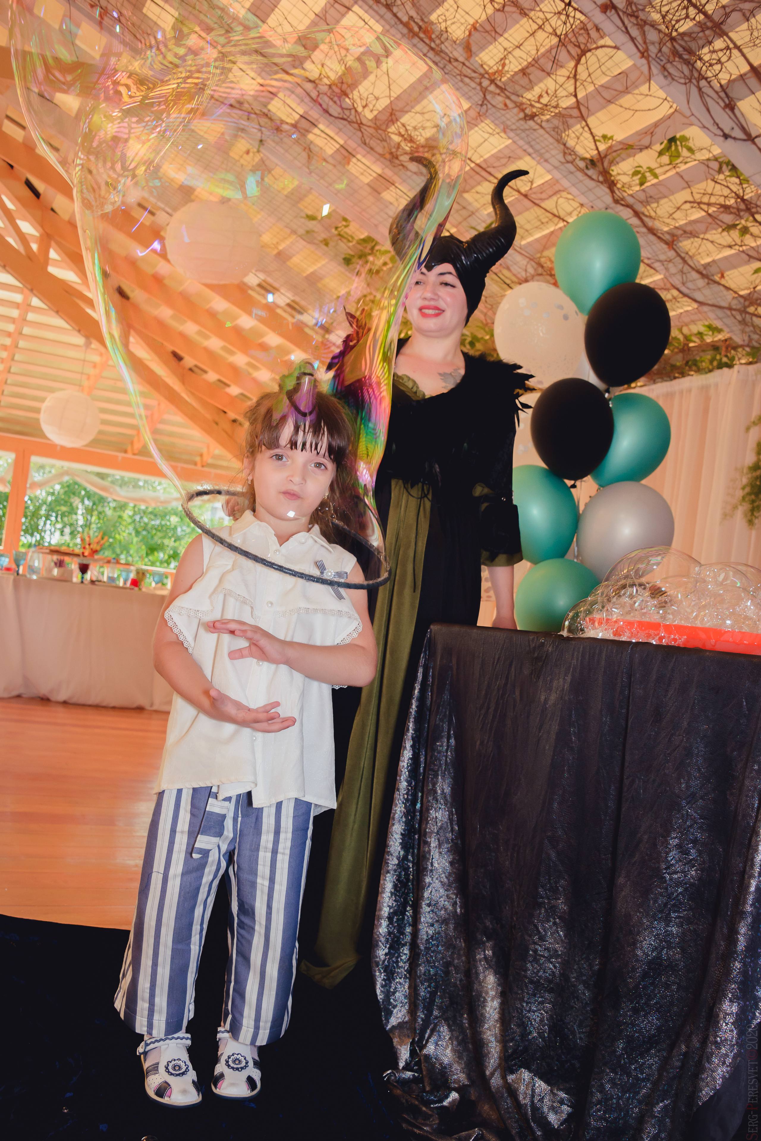 детское шоу мыльных пузырей, заказать мыльное шоу, мыльное шоу, мыльное шоу для детей, мыльное шоу Москва, семейная фотосессия в студии с детьми, фотограф на день рождения, фотограф на детский день рождения, фотограф на детский праздник, фотограф на праздник, фотограф на праздник цена, фотосессия с ребенком, шоу мыльных пузырей, шоу мыльных пузырей в саду, шоу мыльных пузырей для детей, шоу мыльных пузырей Люберцы, шоу мыльных пузырей на день рождения, шоу мыльных пузырей на день рождения ребенка, шоу мыльных пузырей на дом, шоу мыльных пузырей цена