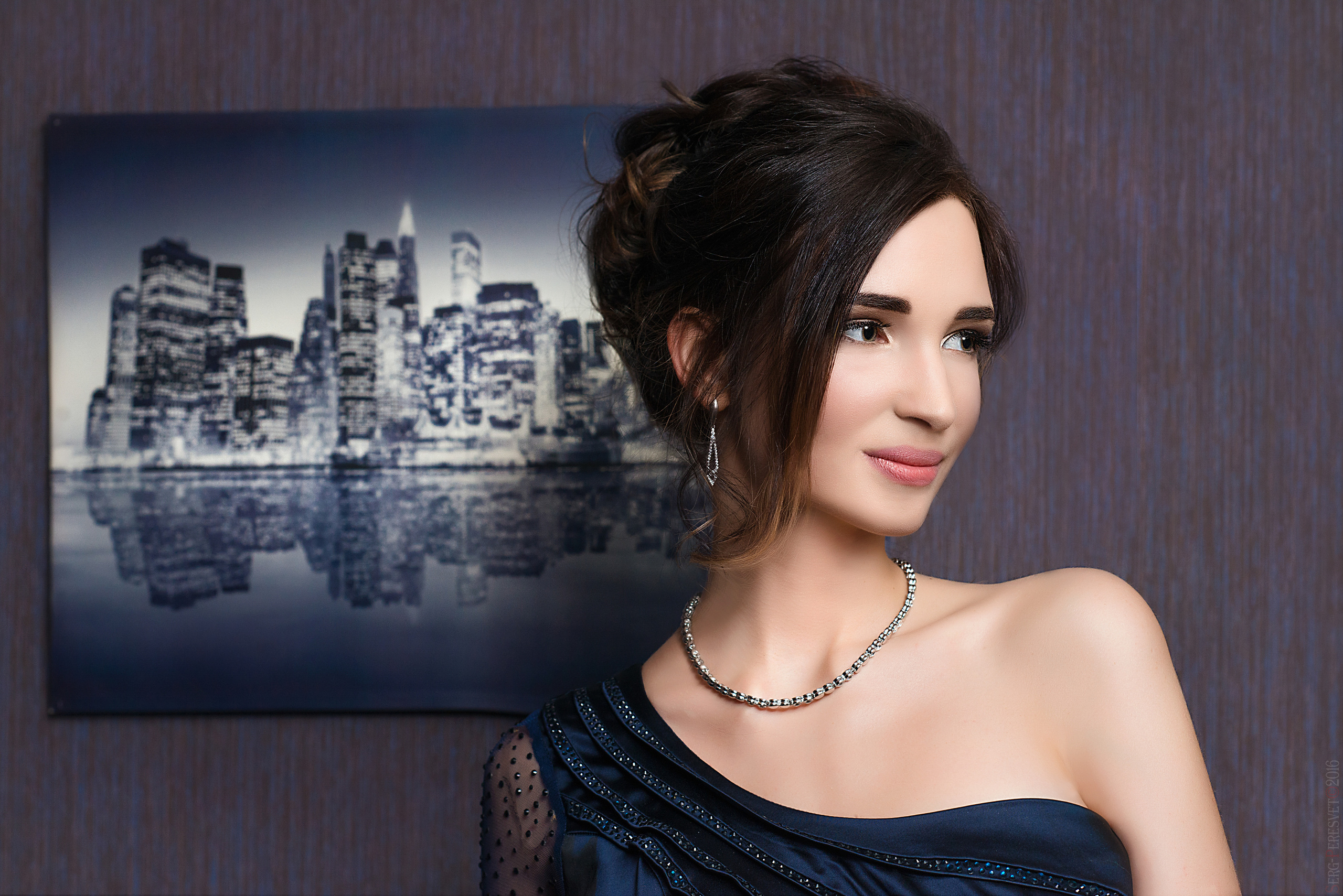 Фотосессия в студии для девушек в Москве - фотограф Сергей Пересвет. Ваш фотограф на праздник в Москве, Раменском, Жуковском, Люберцах