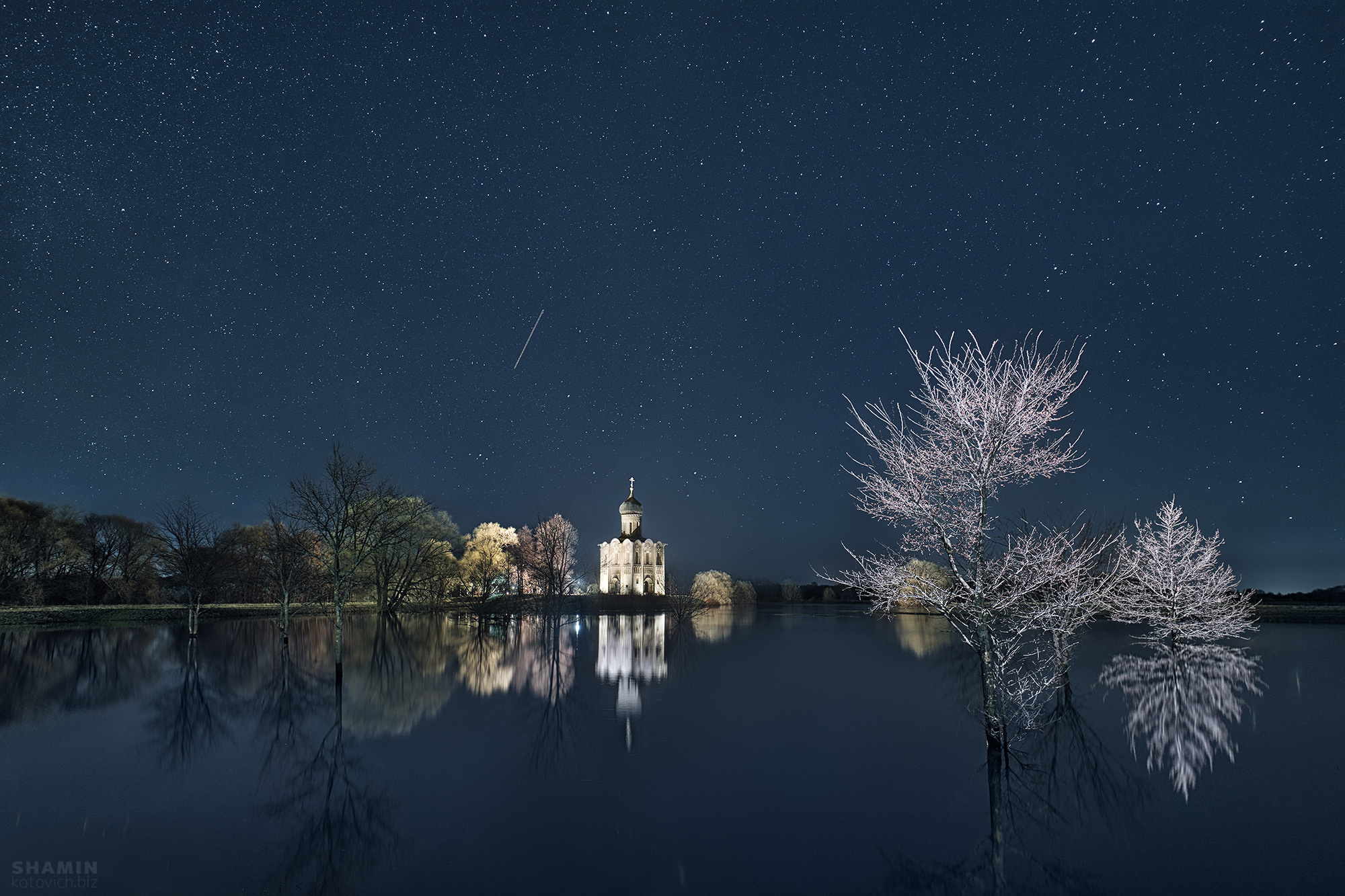 Ночной пейзаж. Фотограф Константин Шамин