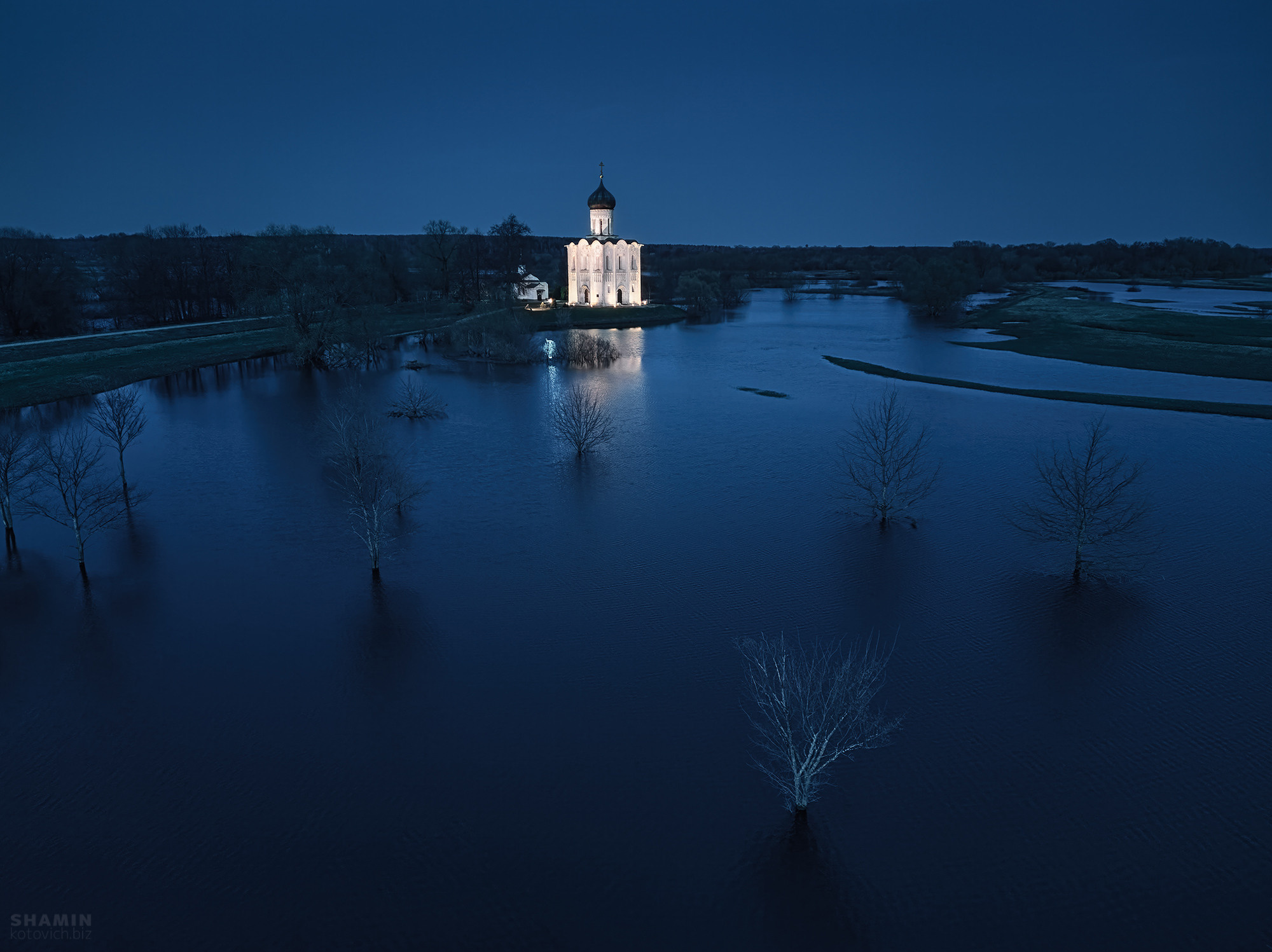 Ночной пейзаж. Фотограф Константин Шамин