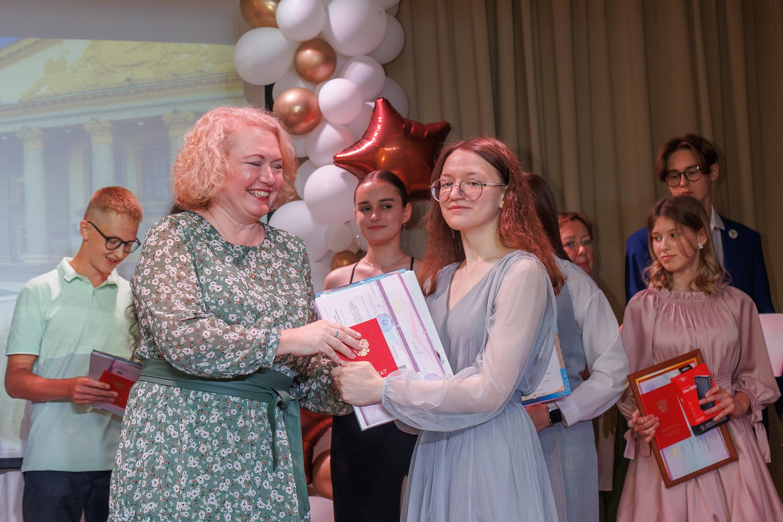 Вручение аттестатов. Свадебный и семейный фотограф в Новосибирске Ирина Дорошкова