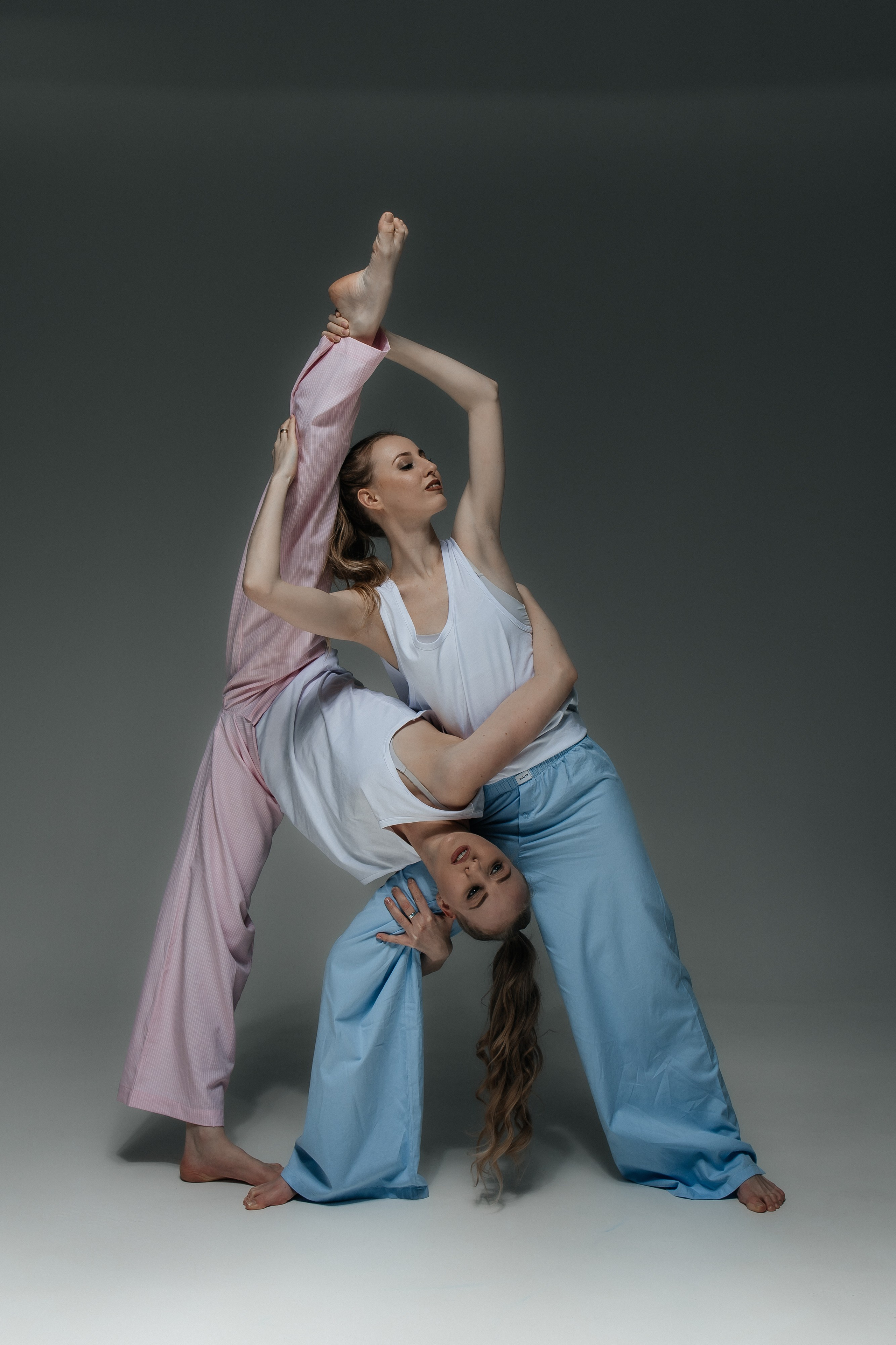 Вика и Настя