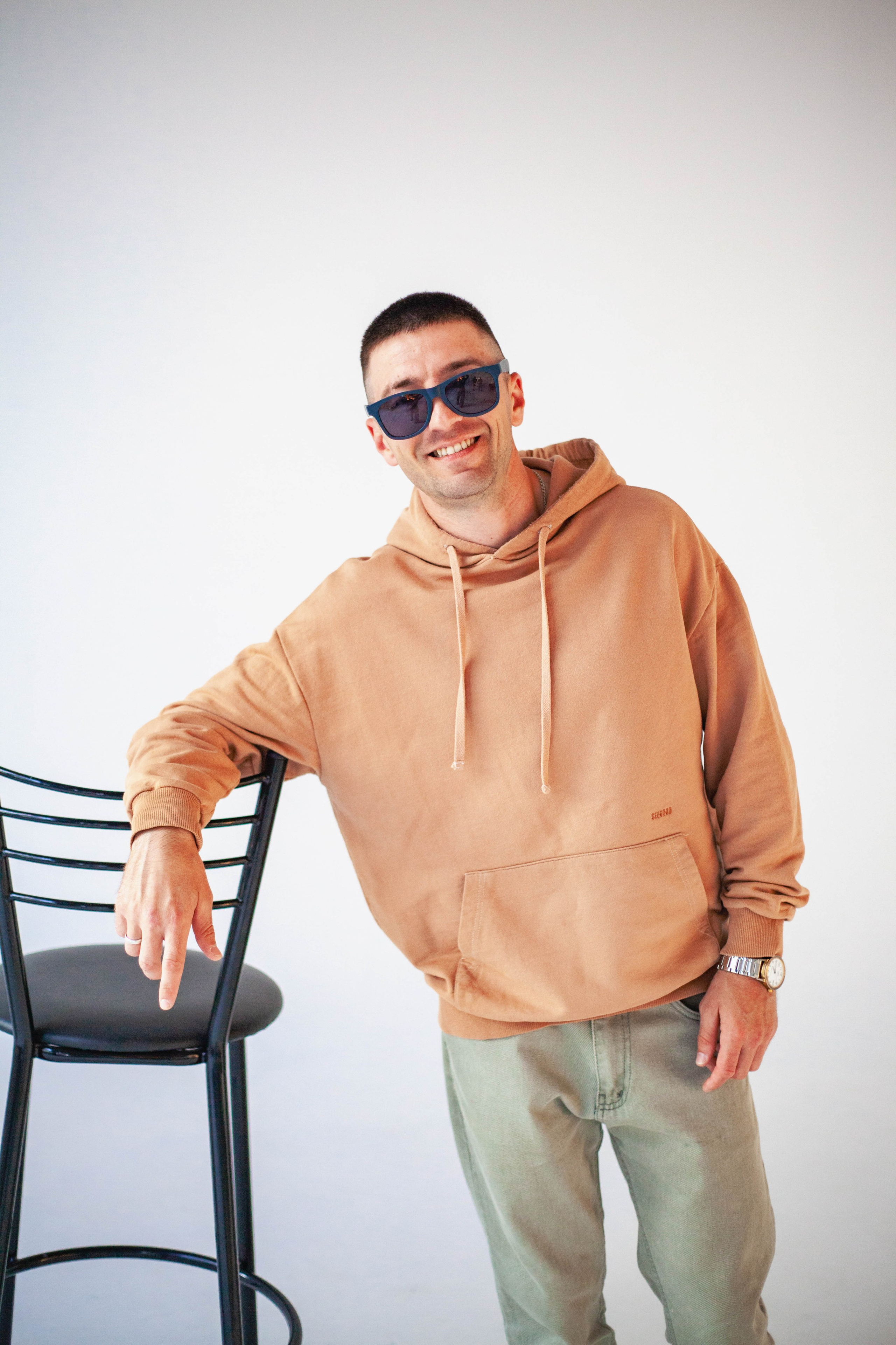 Студия. Уличный фотограф Города N