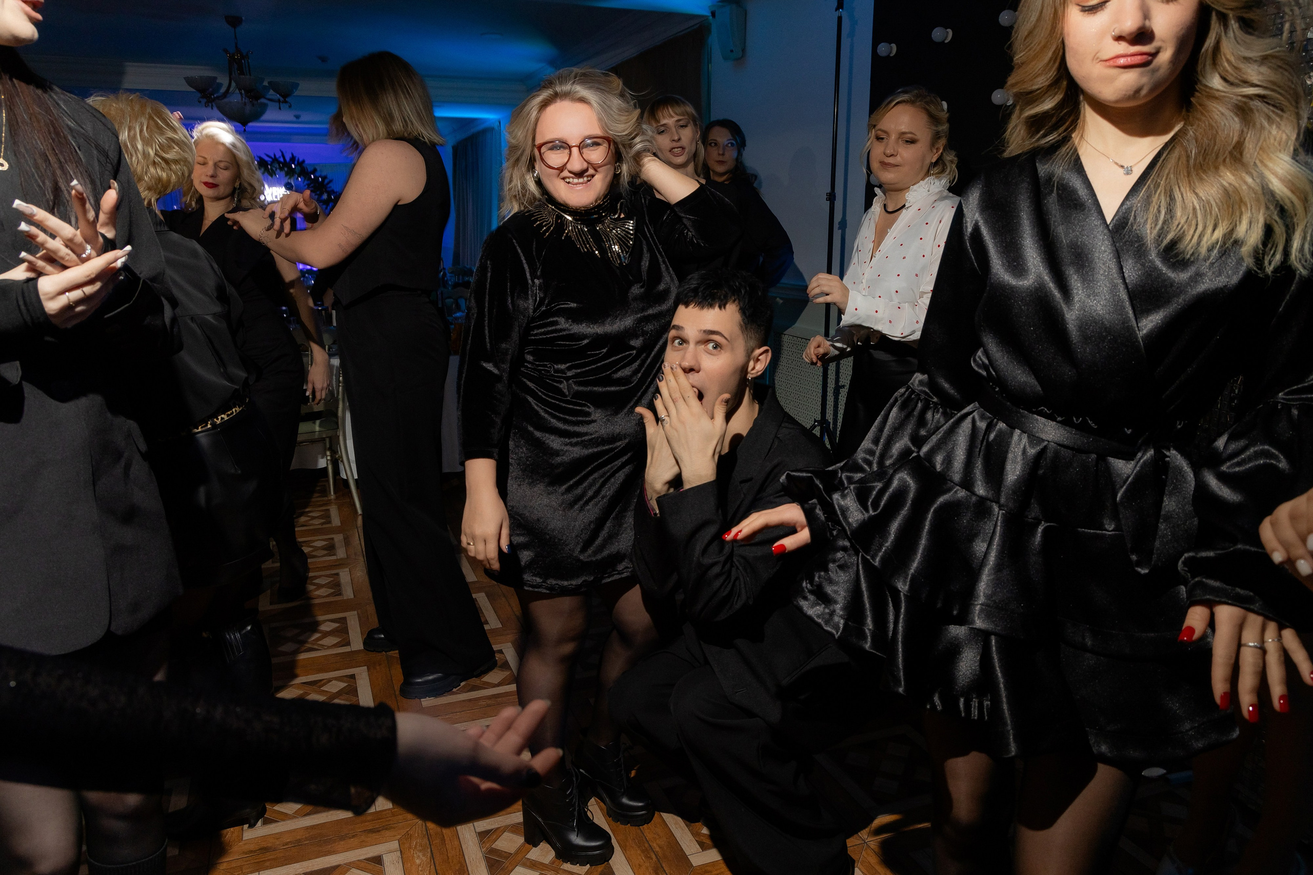 Корпоративная фотосъемка для кафе GARAGE | Новый год 2025 | Минск. Свадебный фотограф в Минске/Беларуси Сергей Спиридонов