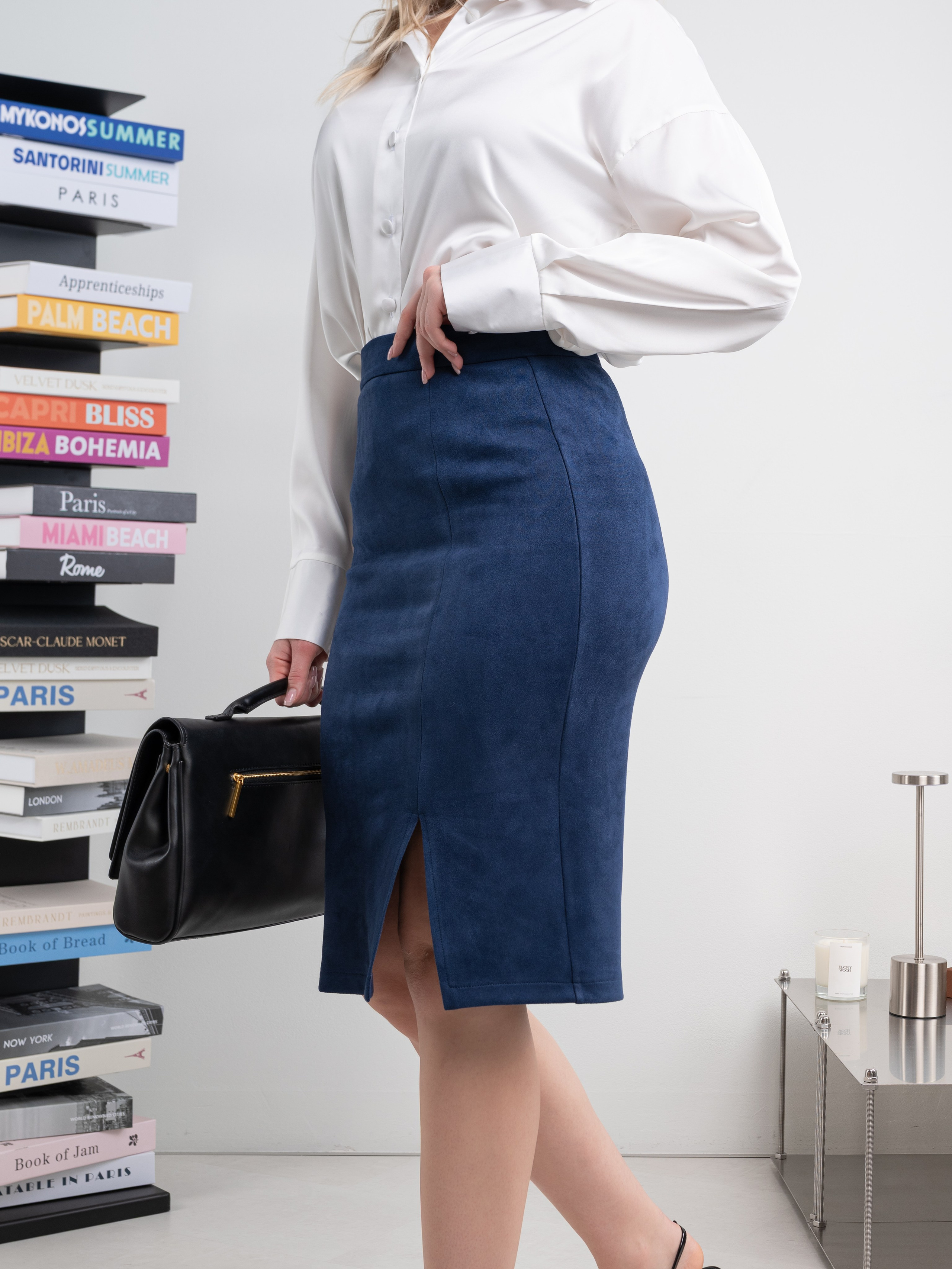 Замшевые юбки серия 2: интерьер+стилист. Предметный фотограф, фото для маркетплейсов Пятигорск, КМВ