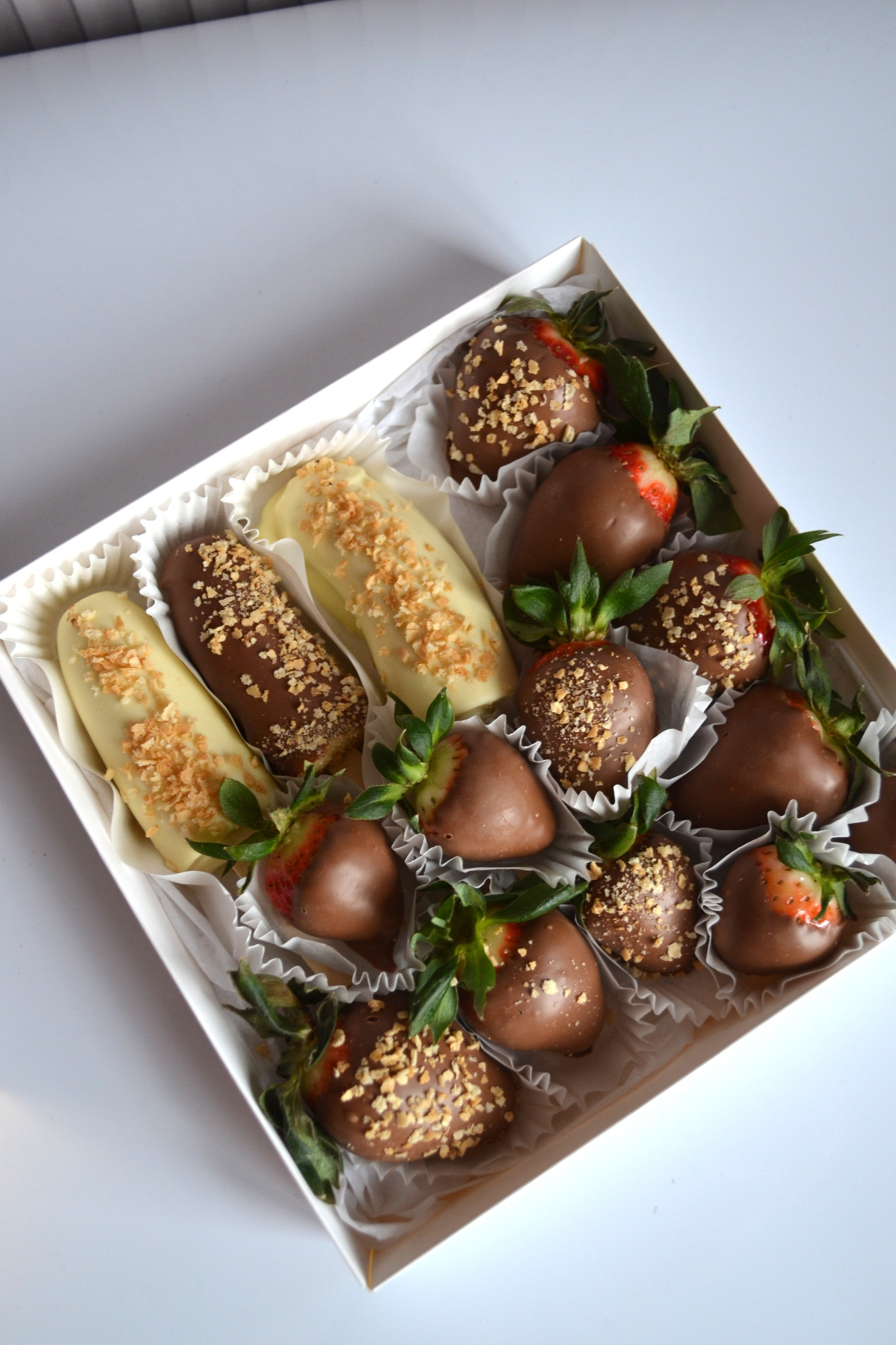 Клубника в шоколаде. Семейная кондитерская. Торты и десерты на заказ в Москве и области