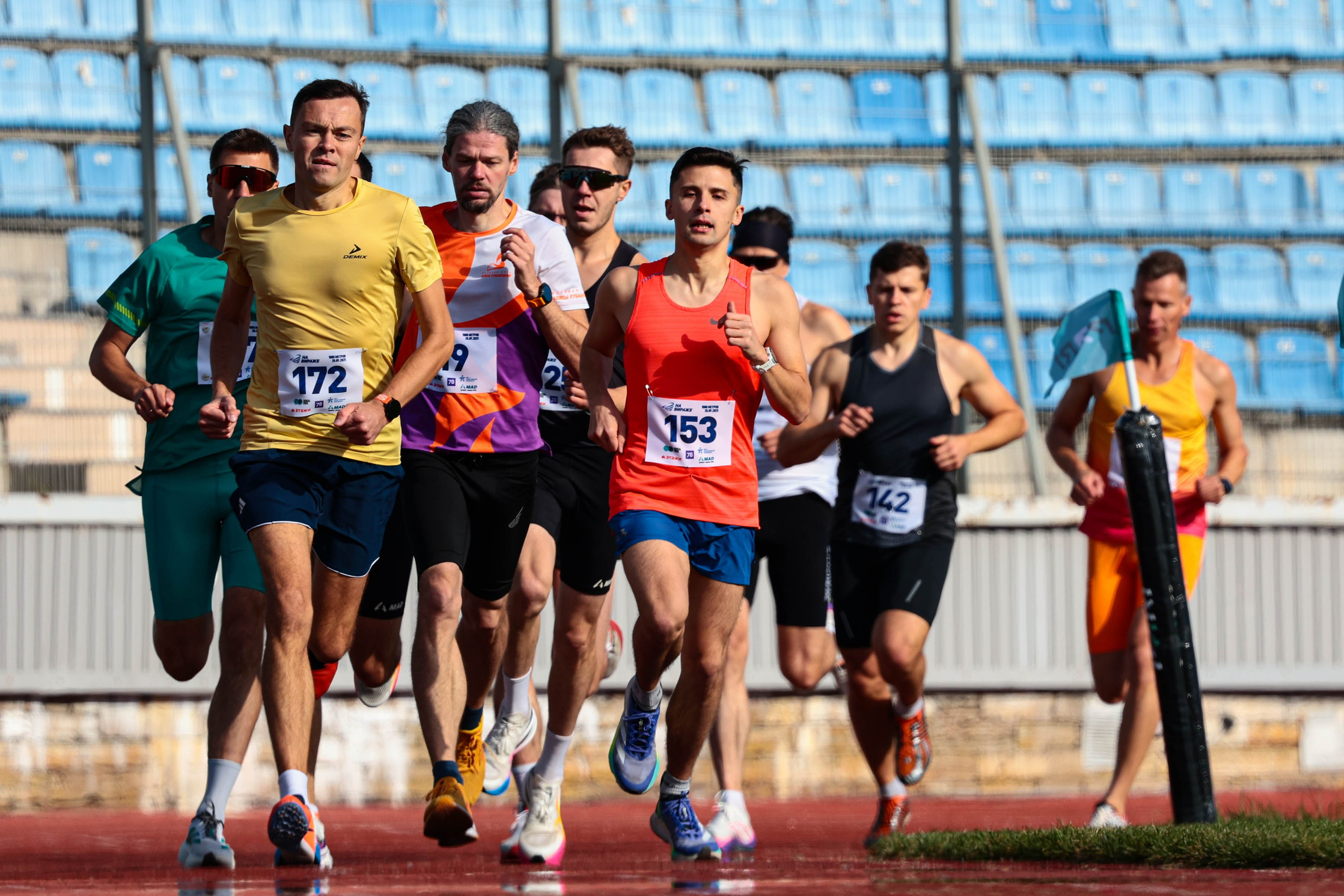 На вираже 2025. Спортивный фотограф в Санкт-Петербурге Илья Vacool