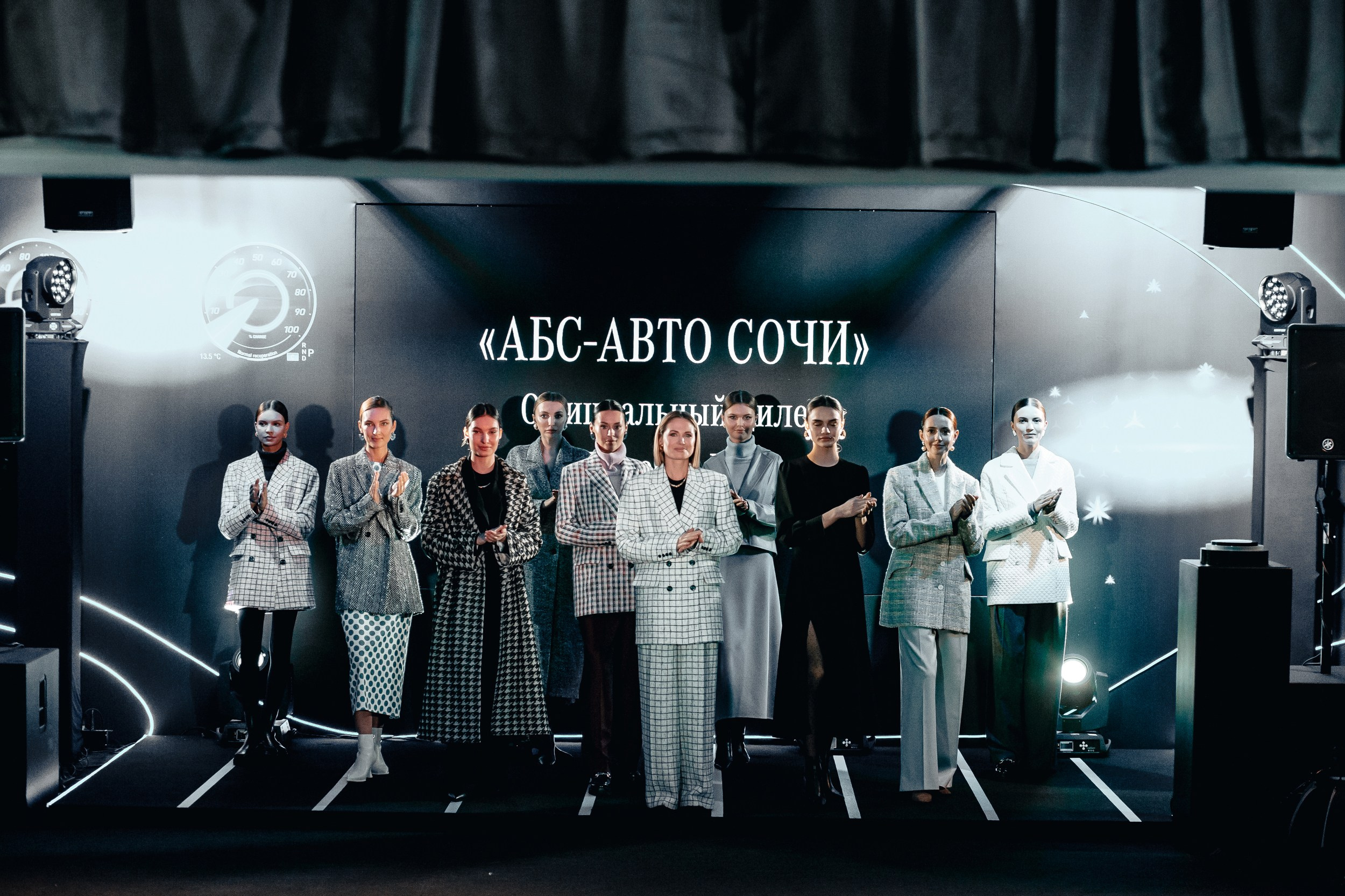 Закрытый показ дизайнера Ansel в рамках осеннего сезона…. RetroChic Фото