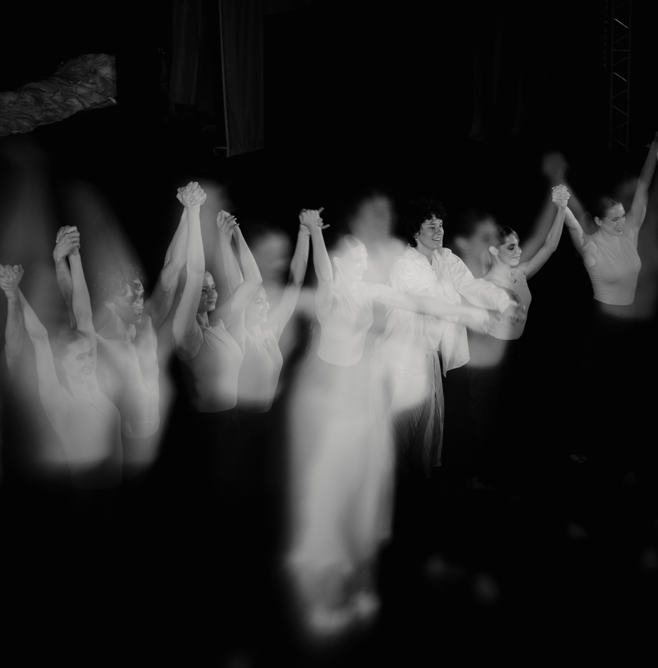 KONTAKT. Fusion Wedding Photographer