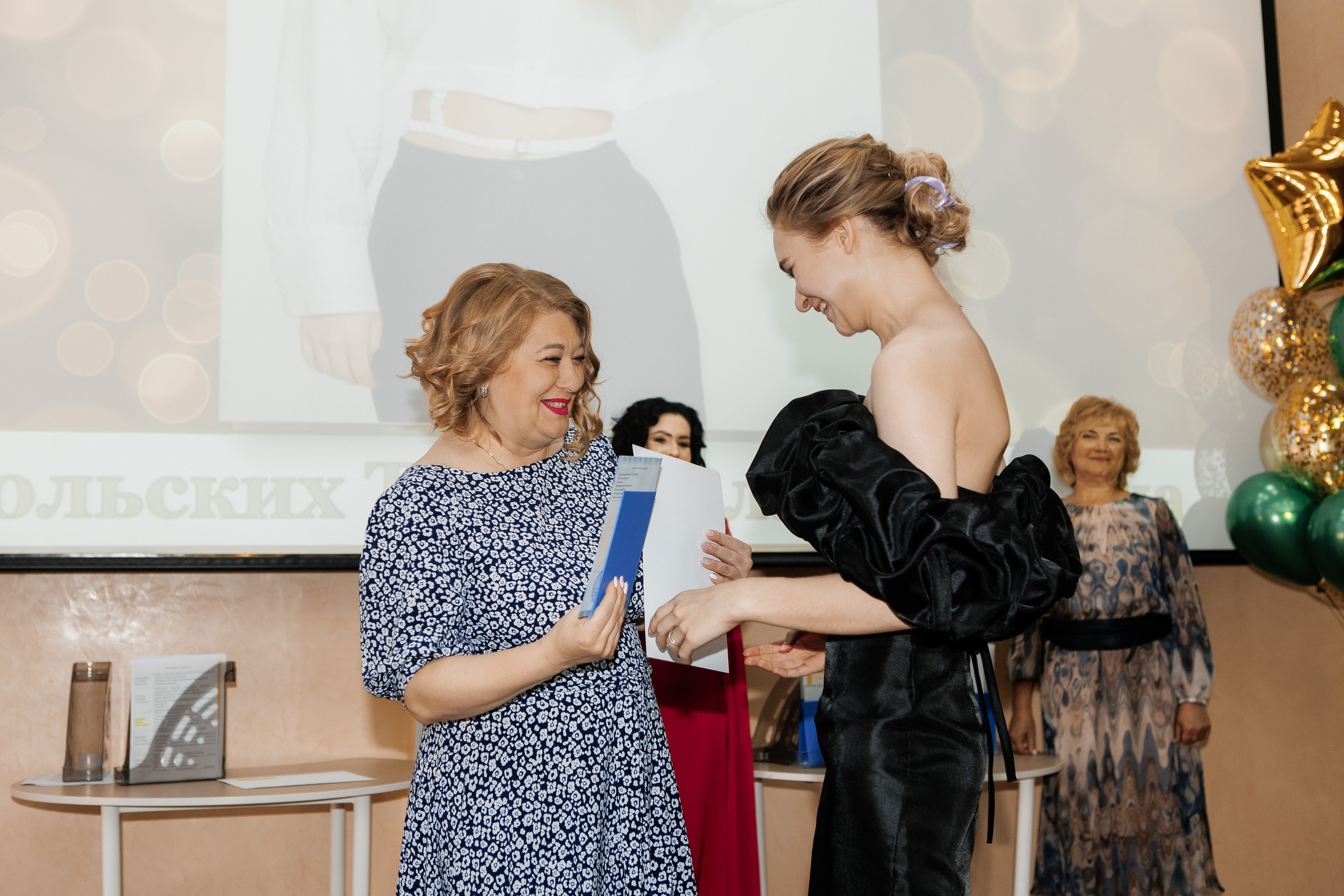 Выпускной Гимназия 12 2024 г. Свадебный и портретный Фотограф в Липецке Дмитрий Котюков