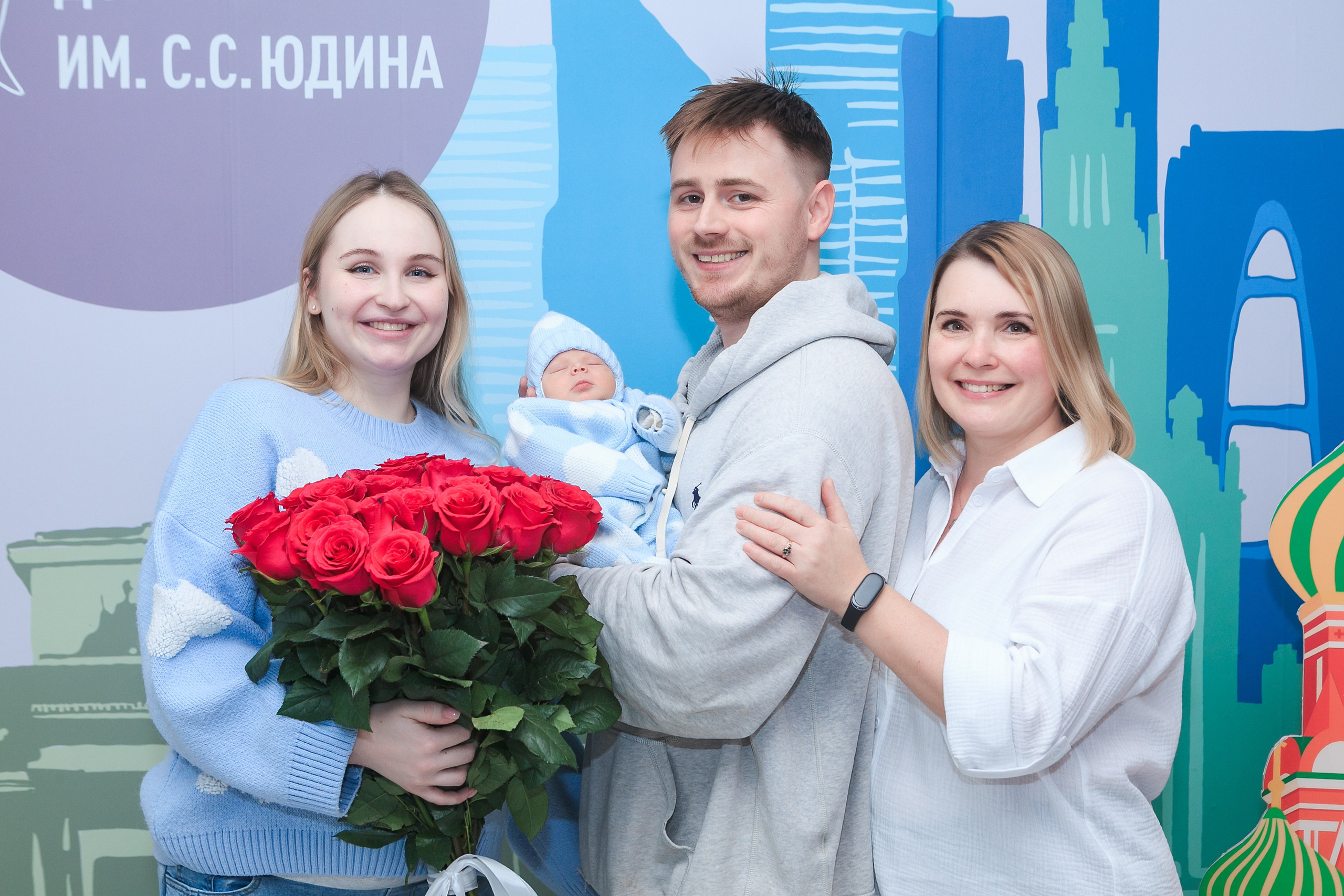 Съемка выписки из роддома 7 ГКБ Юдино Москва. Фотосъемка выписки из роддома в Москве, заказать фотографа на выписку ньюборн съемка в роддоме newborn фотограф в Юдино