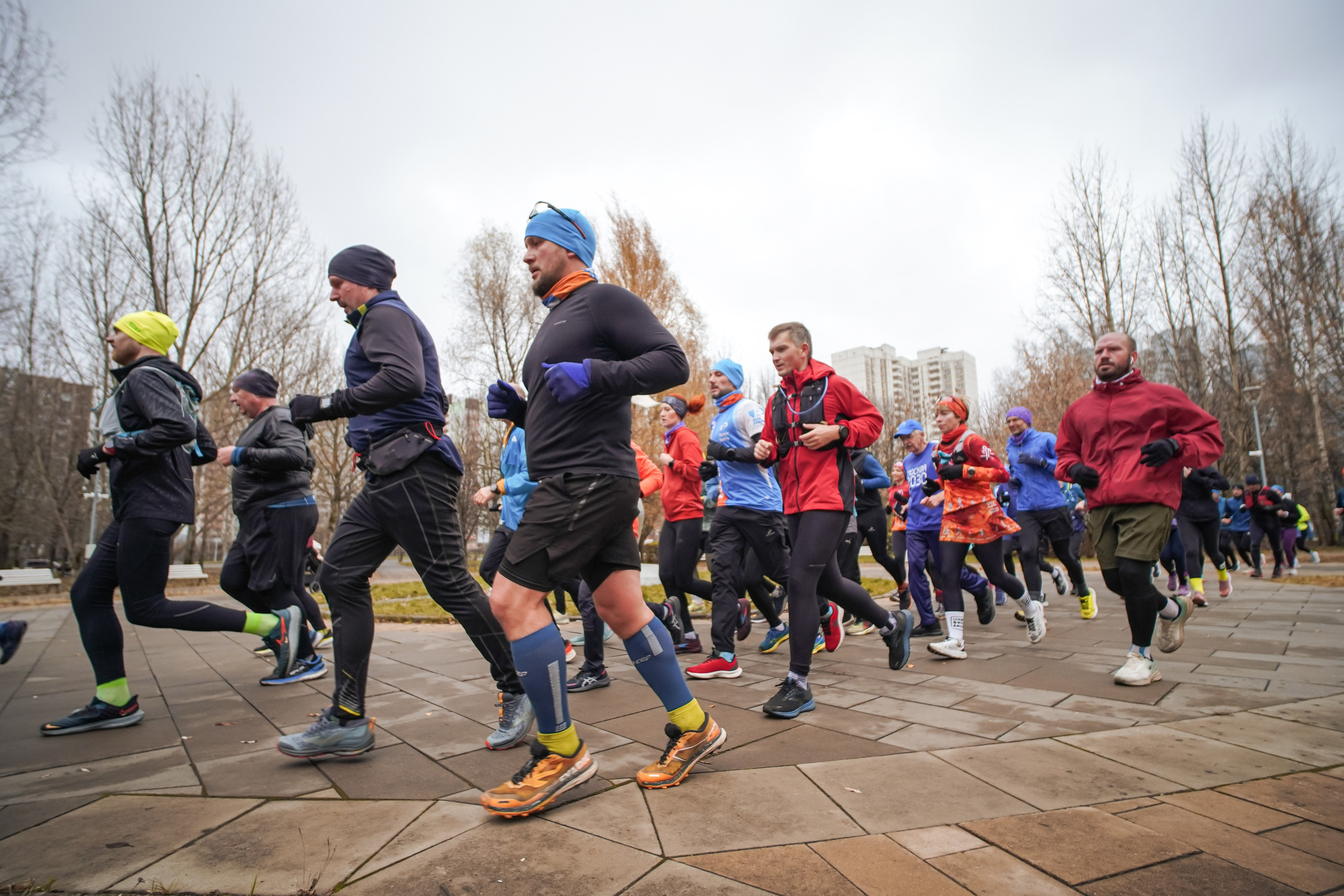 #марафонудома #яuzarun 2024 2-я петля, группа 6:30. Роман Капилюшов. Бег. Фото. Видео. г. Люберцы