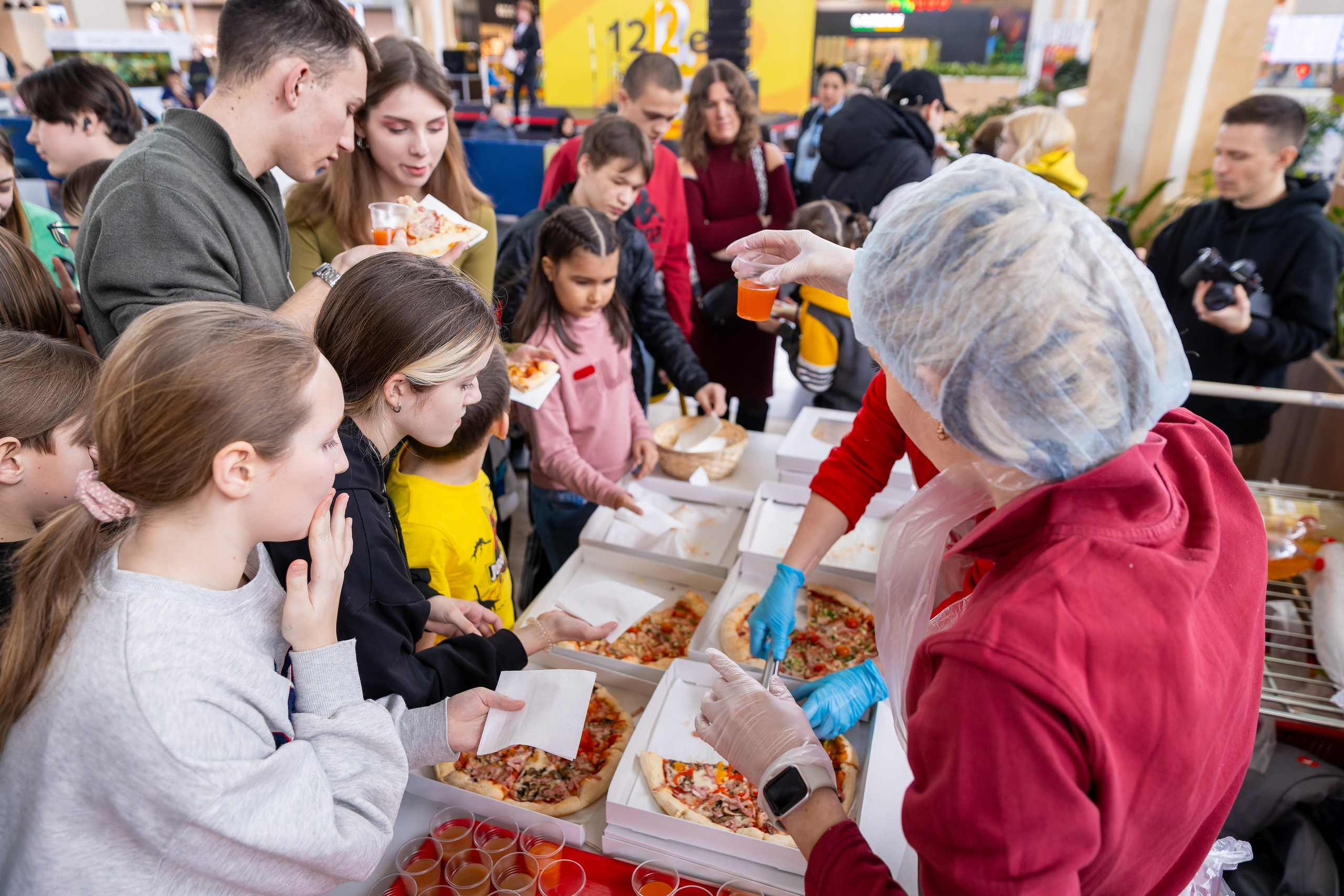 Фото отчет с мероприятия ТЦ Мега 12 лет. Фотограф в Самаре Максим Тырин