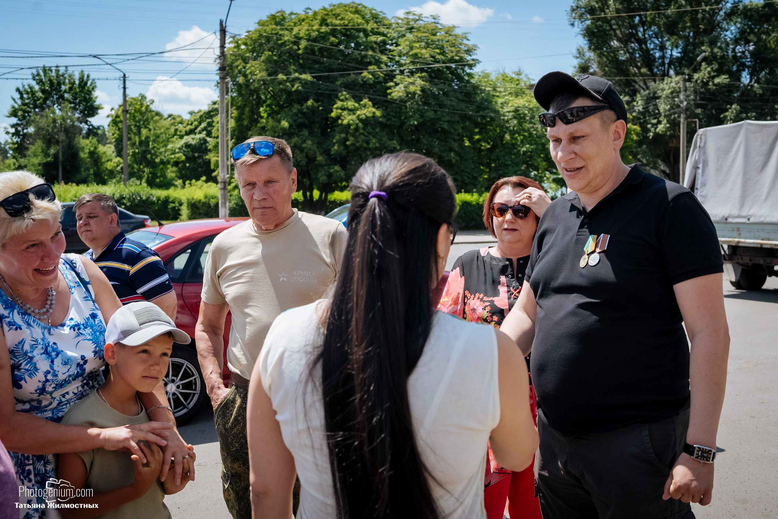 8 июня «Патриоты из Курска» сбор гуманитарной помощи у кинотеатра «Родина». Фотограф Нижний Новгород Татьяна Кейод