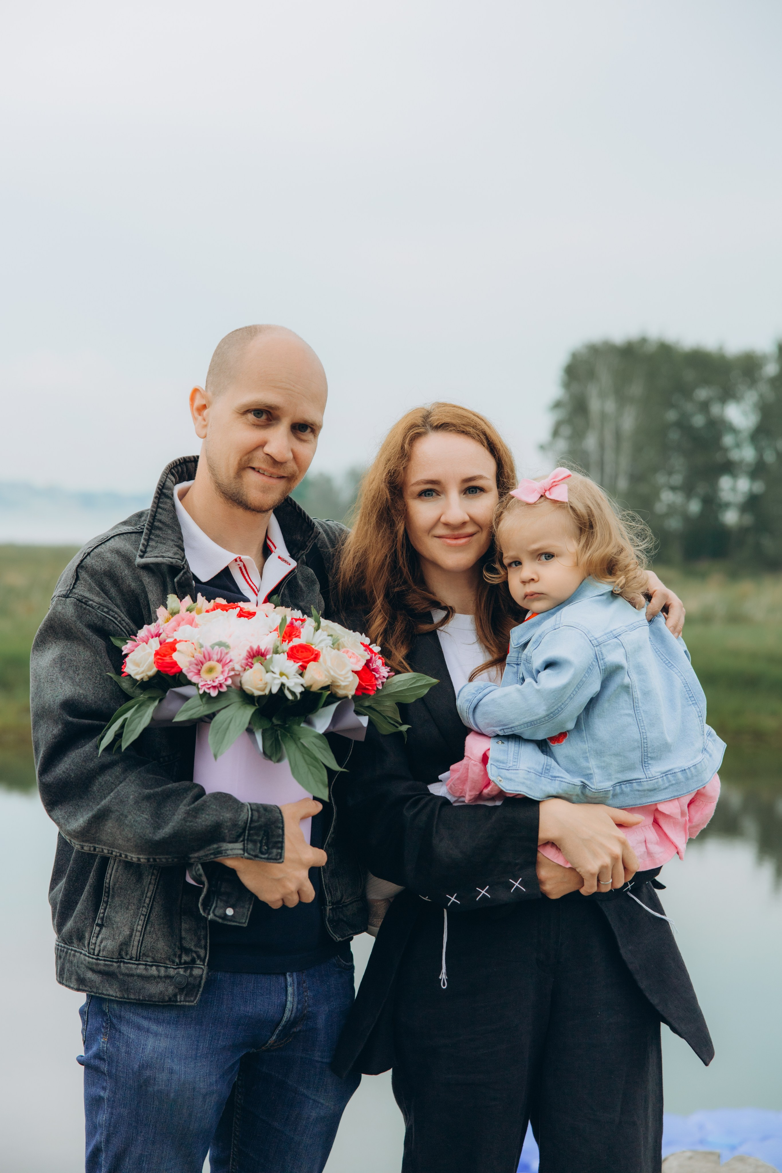 На берегу. Свадебный, семейный фотограф в Иркутске Светлана Макаричева
