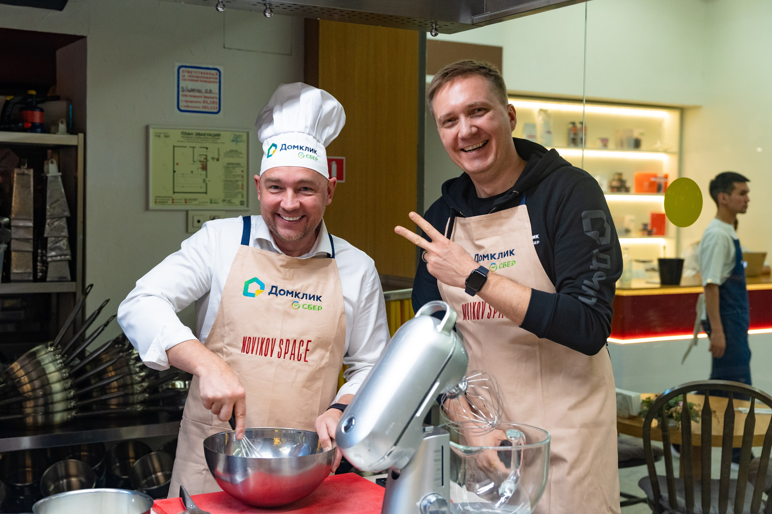 NOVIKOV SCHOOL — Умами зал. Фотограф Никита Комаров