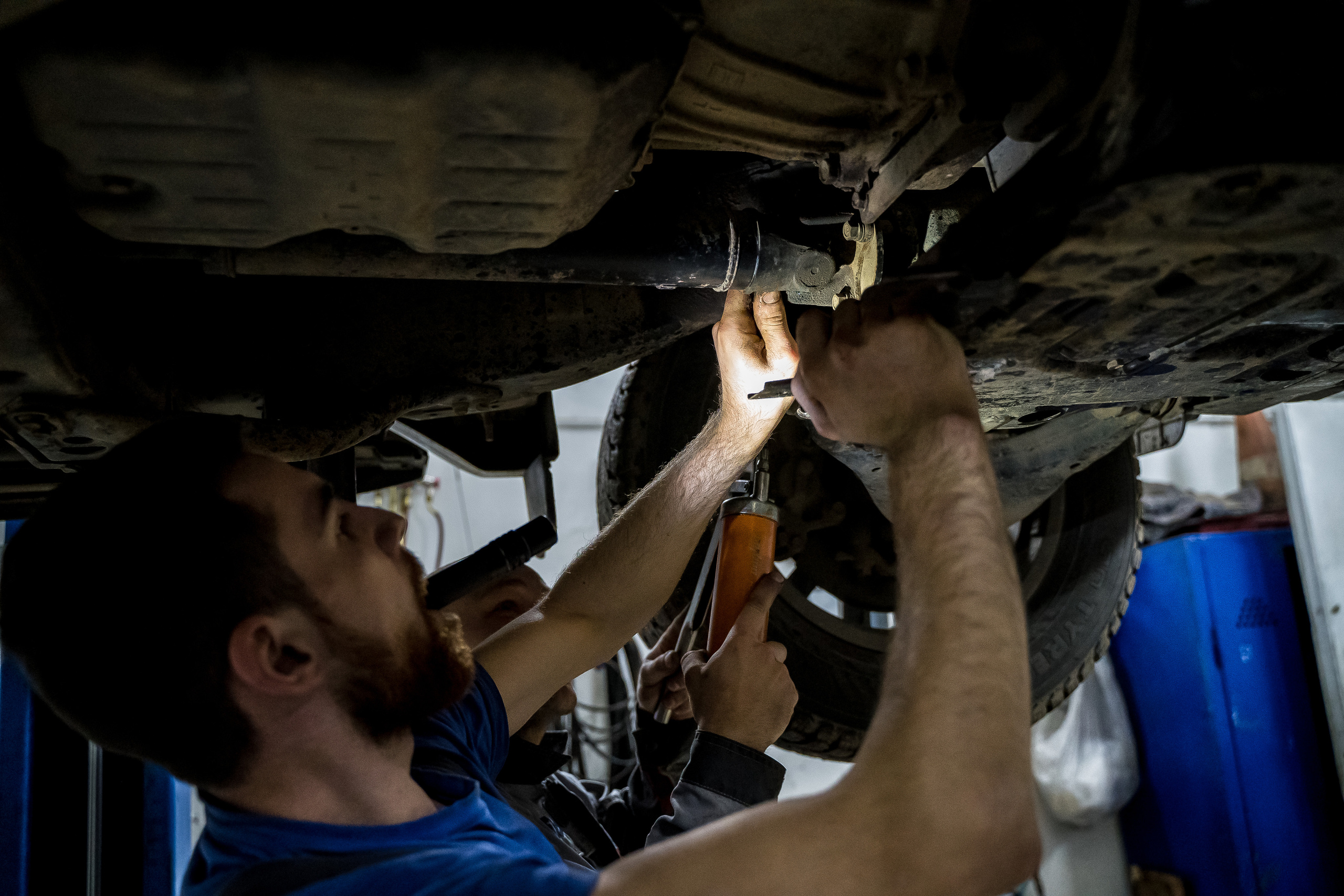 Слесарные работы. Автосервис БМП