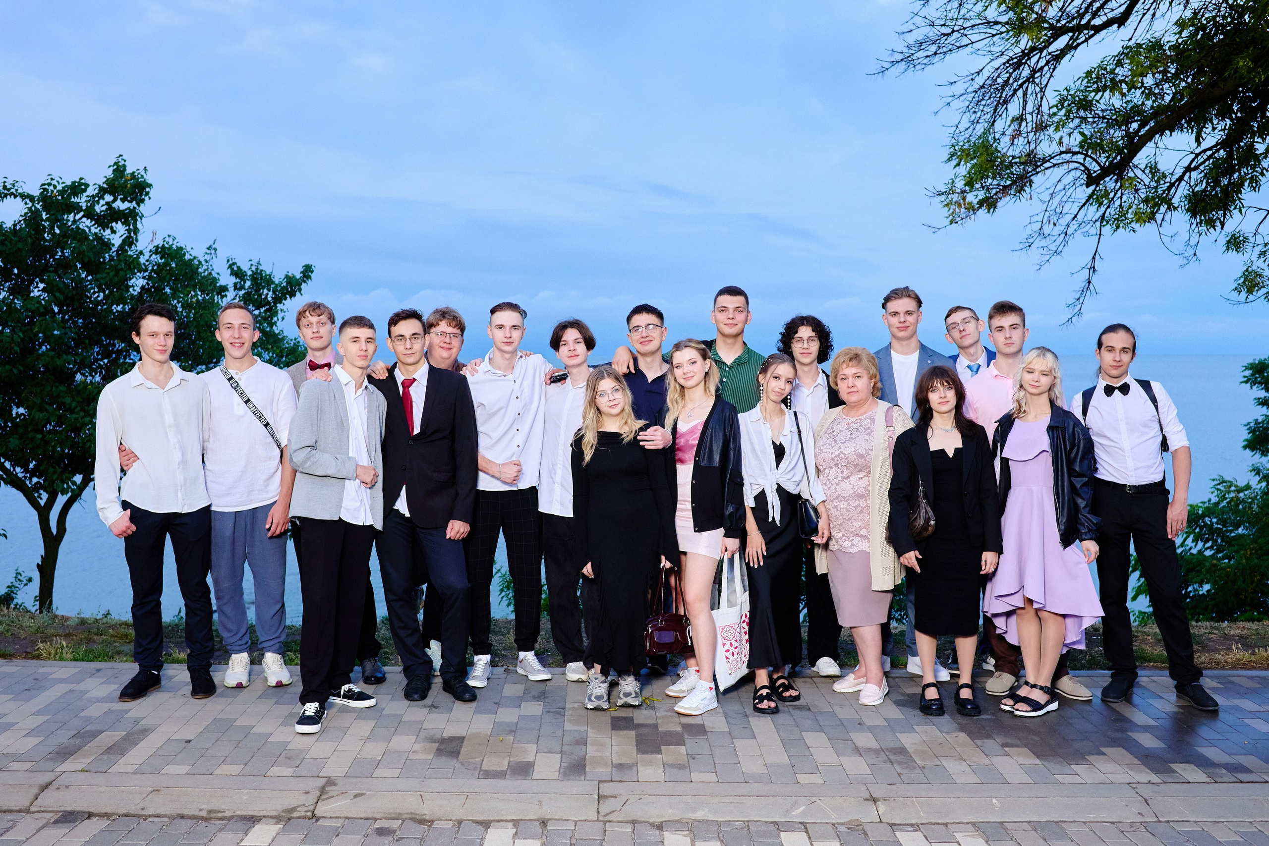 Выпускной 35 Сош. Фотограф Выпускные альбомы Таганрог Сергей Коробченко