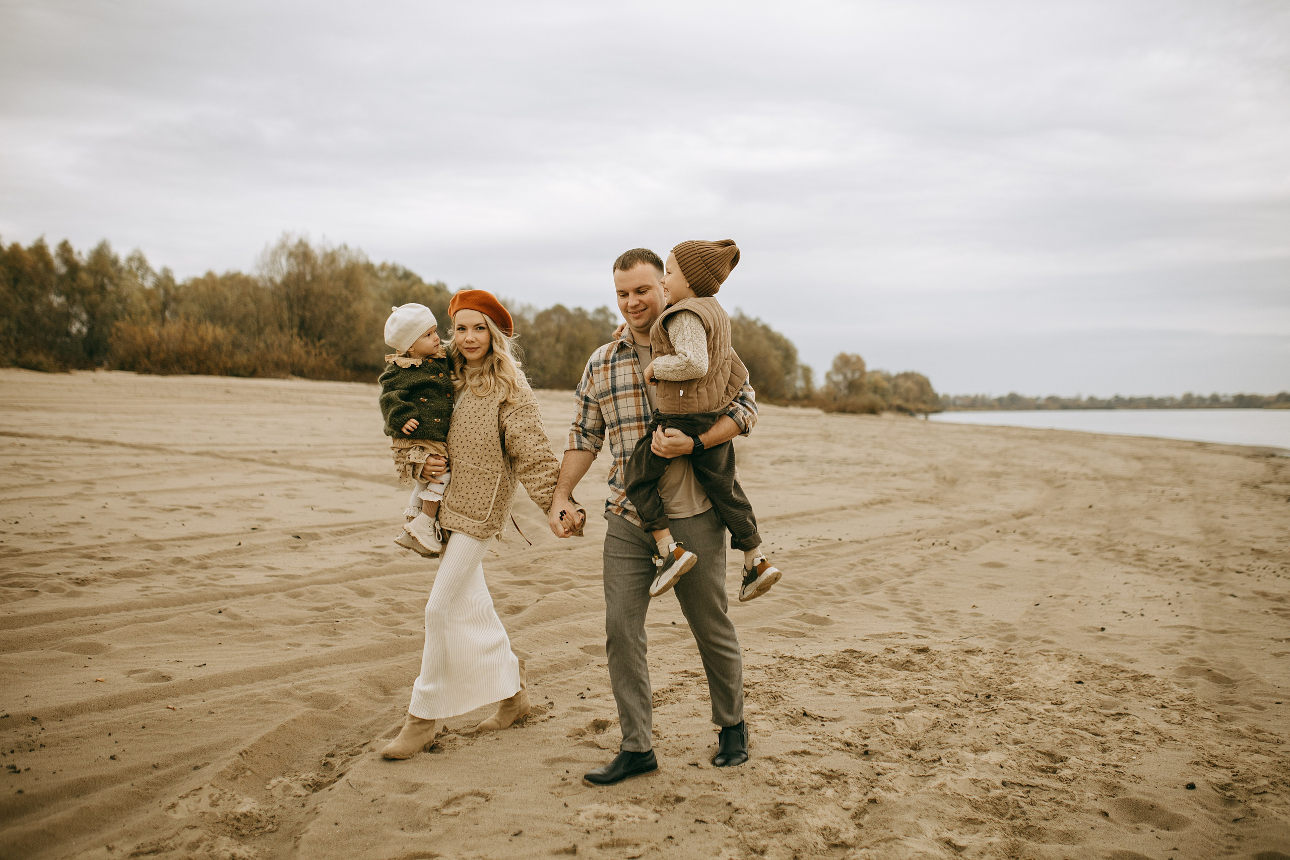 Прогулка у воды осенью. Семейный и детский фотограф в Рязани Екатерина Воронцова