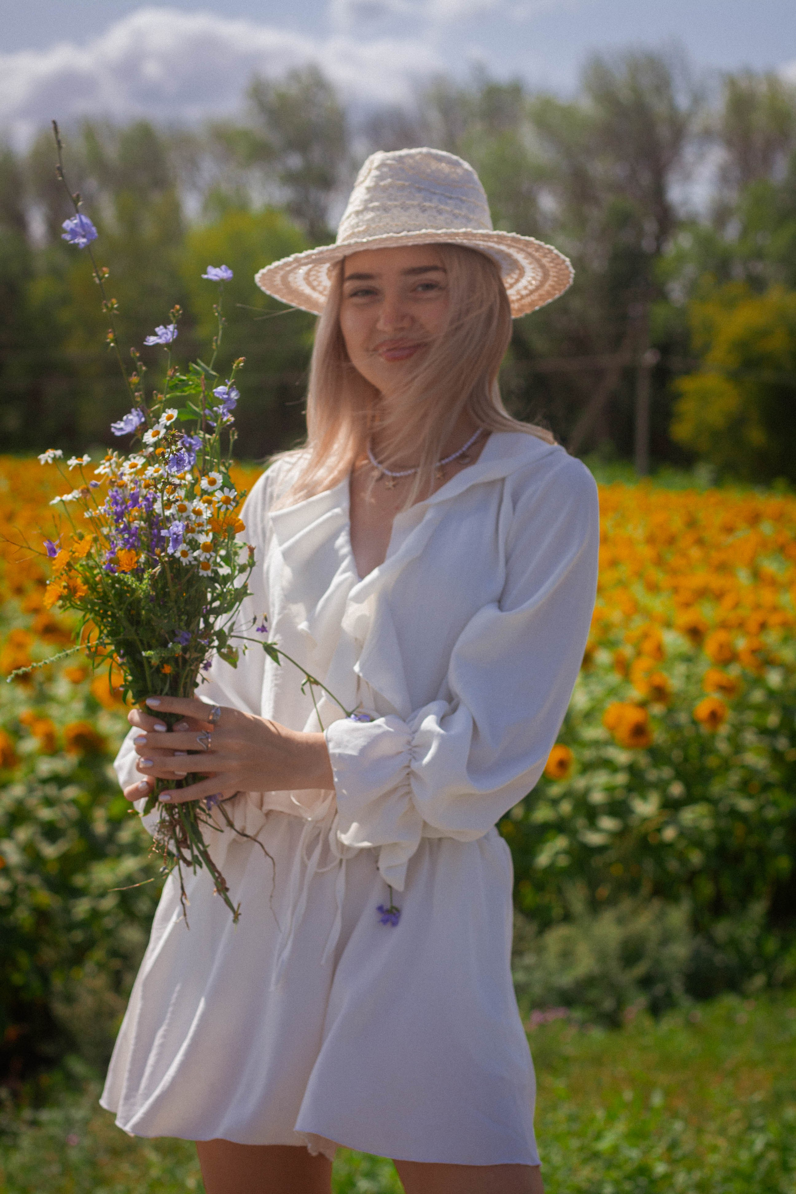 Настроение: уйти в поле с подсолнухами. Портретный фотограф в Саратове