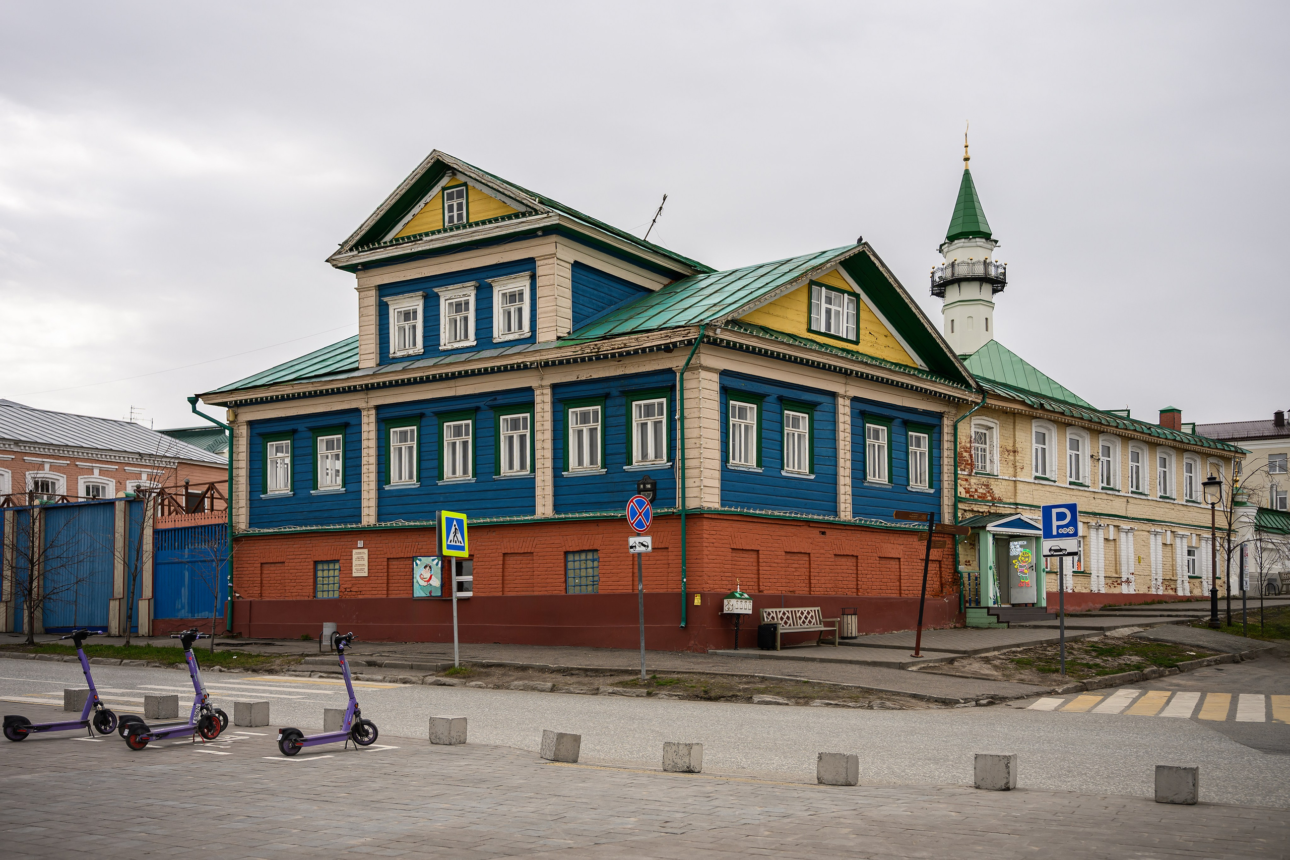 Исторические улицы Старо-Татарской слободы для прогулочной фотосессии в Казани