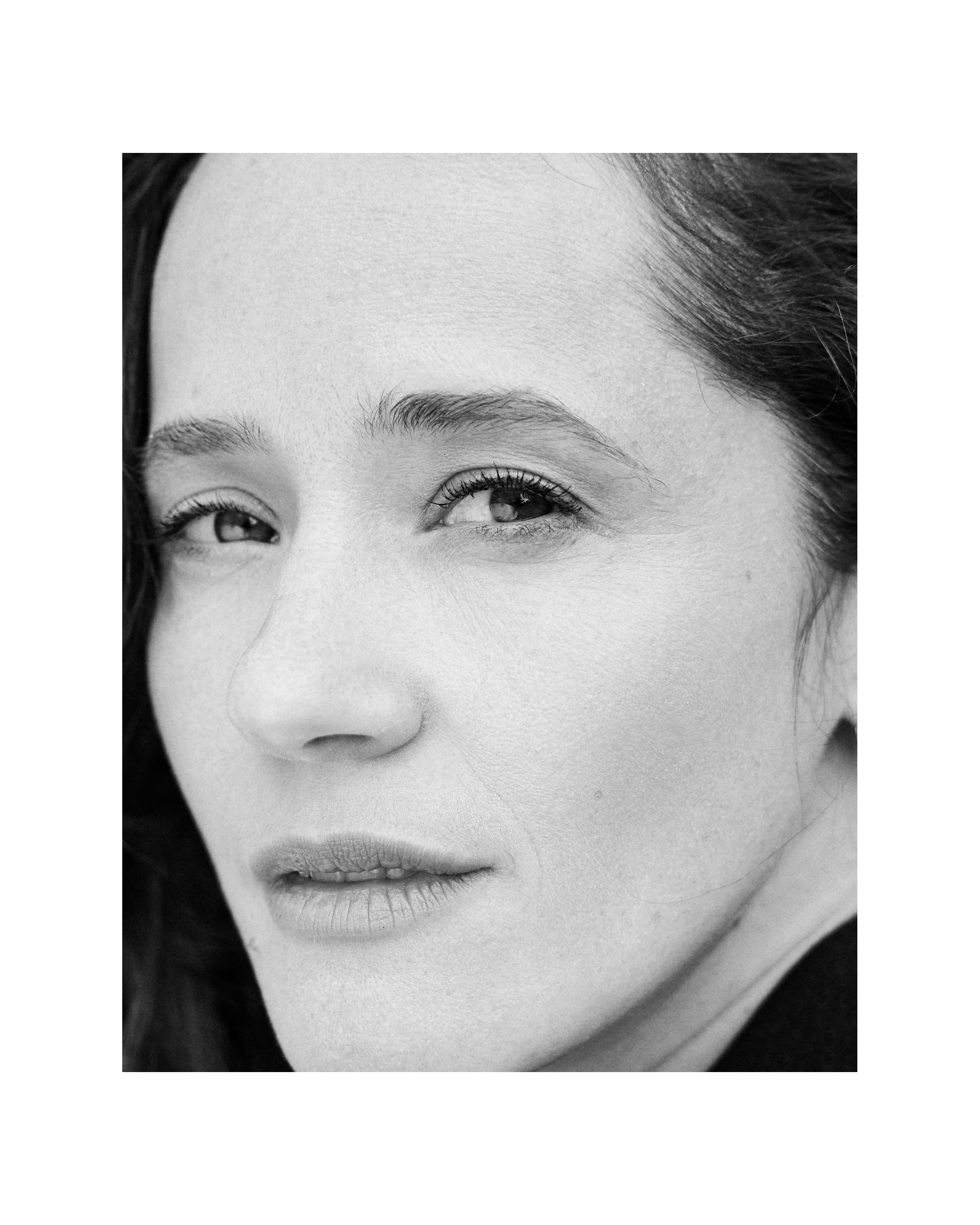 Проект ВНЕ КАДРА. Фотограф актерского портфолио Юлия Корытов