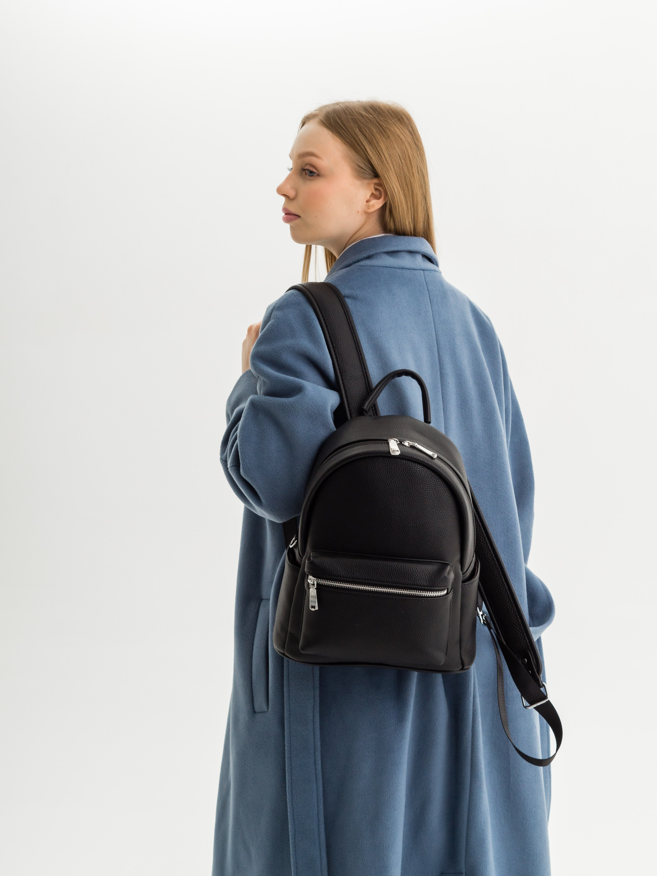 Съемка женского рюкзака для маркетплейсов озон и валберис. Фотограф Оксана Токарева Ижевск