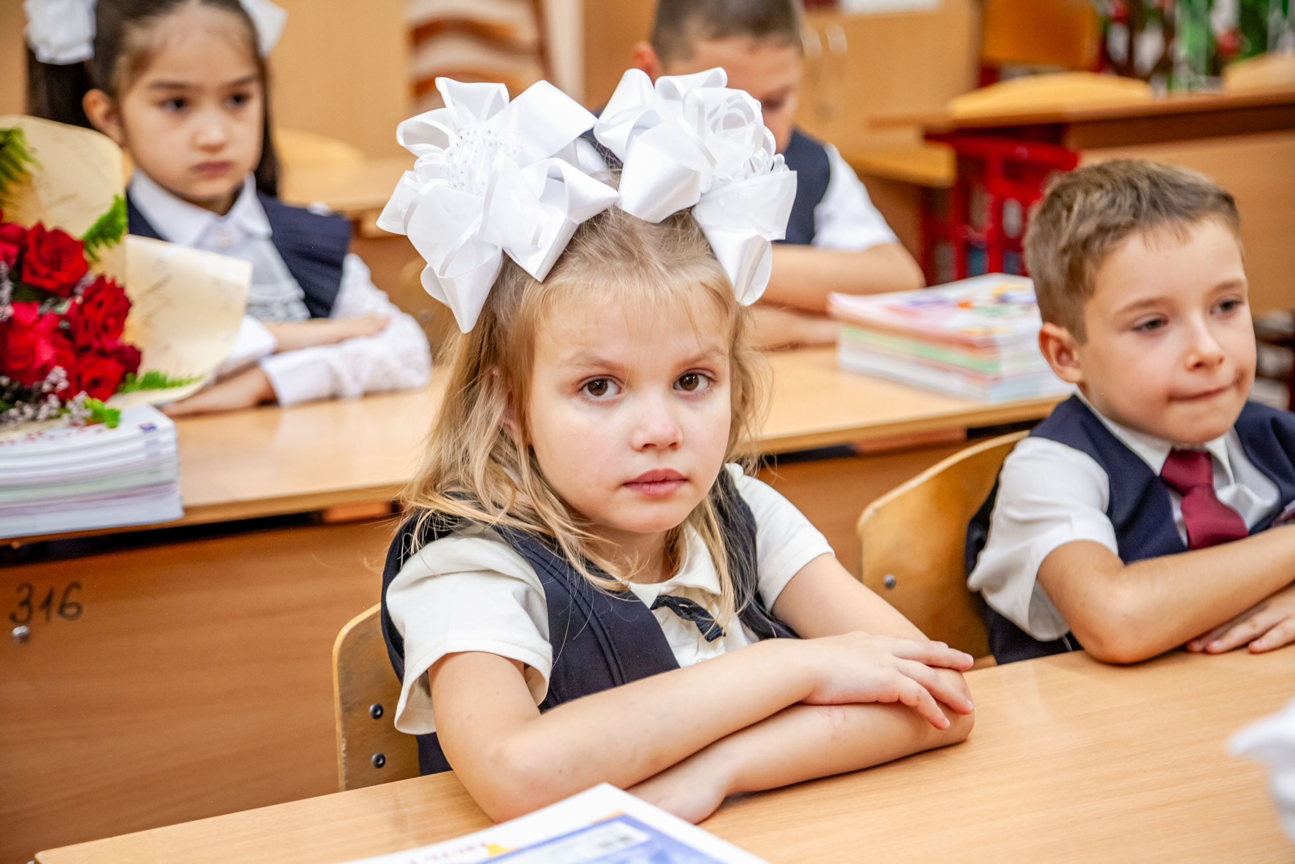 1 сентября линейка. Свадебный и семейный фотограф в Армавире