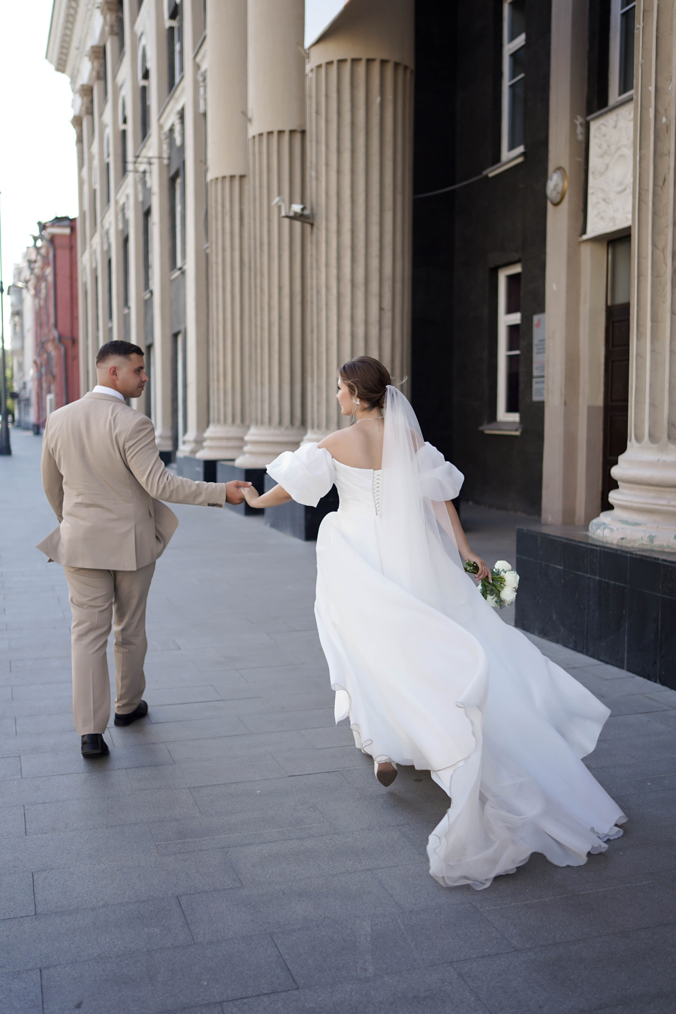 Лиза и Сережа: регистрация, прогулка и банкет. Фотограф в Иркутске