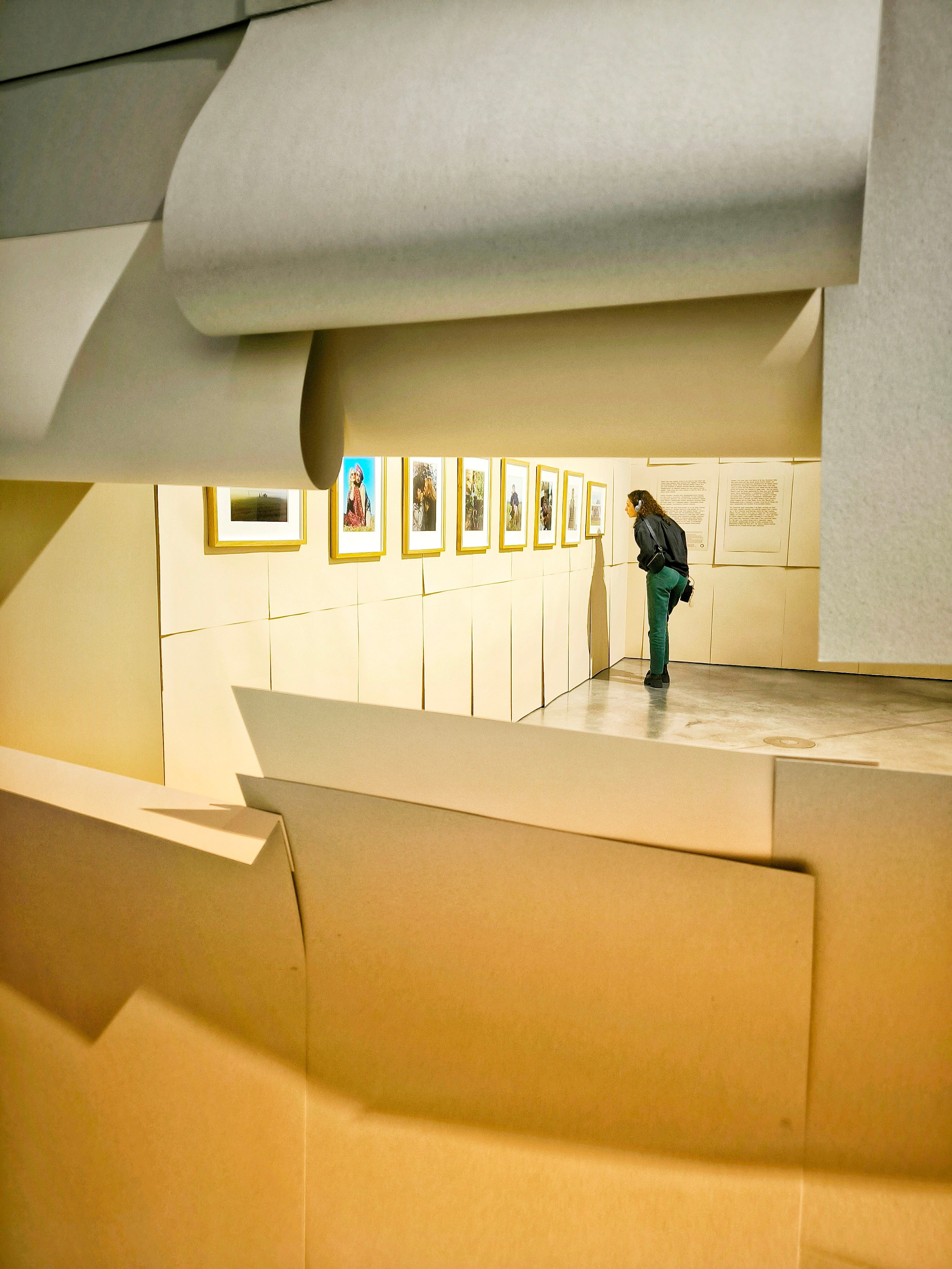 Mobile shots. Street photographer Ksenya Loboda