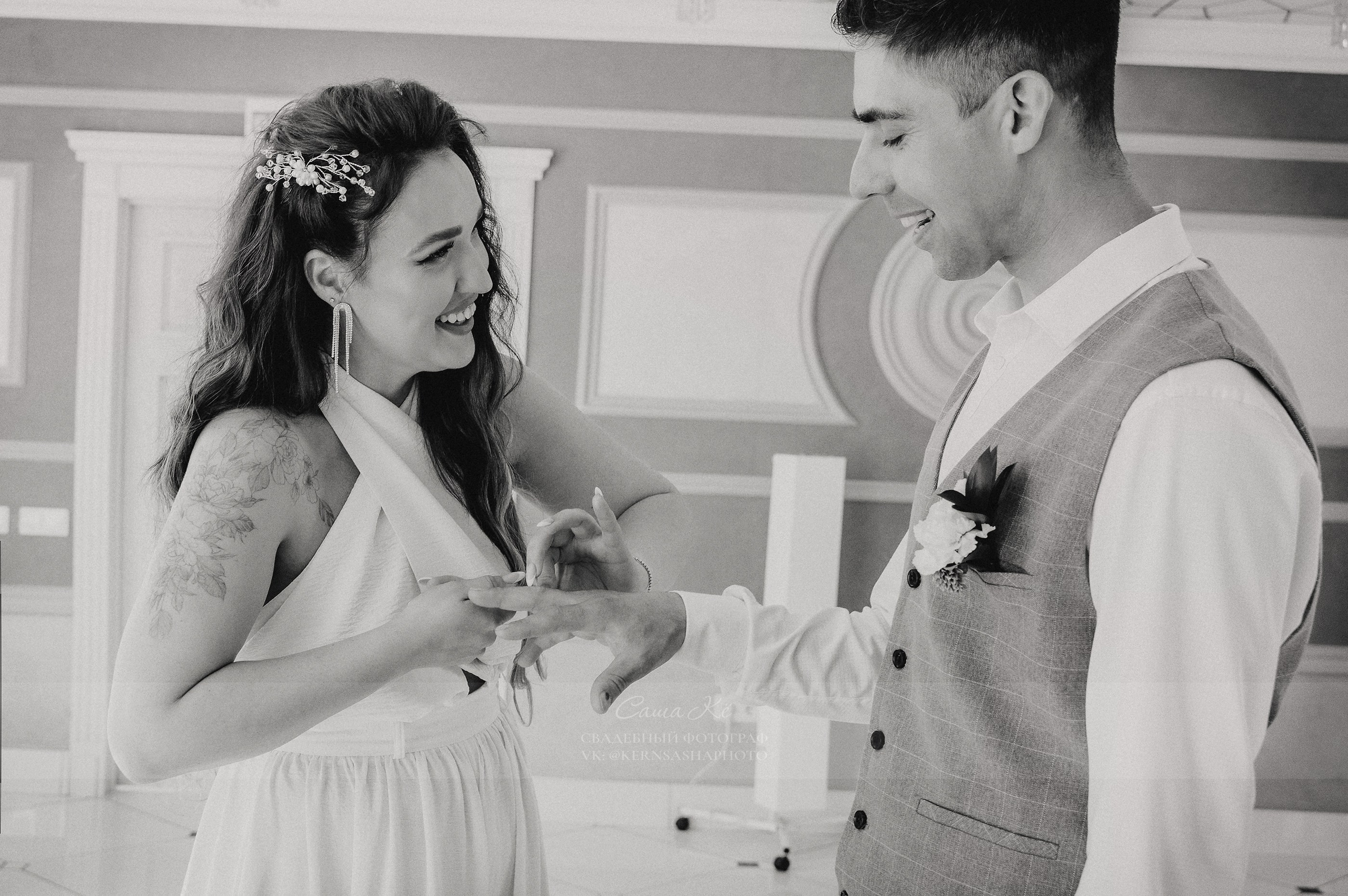 Свадебная фотосессия в Нарымском сквере Новосибирска. Свадебный, семейный и event фотограф в Новосибирске и Новосибирской области Саша Кё